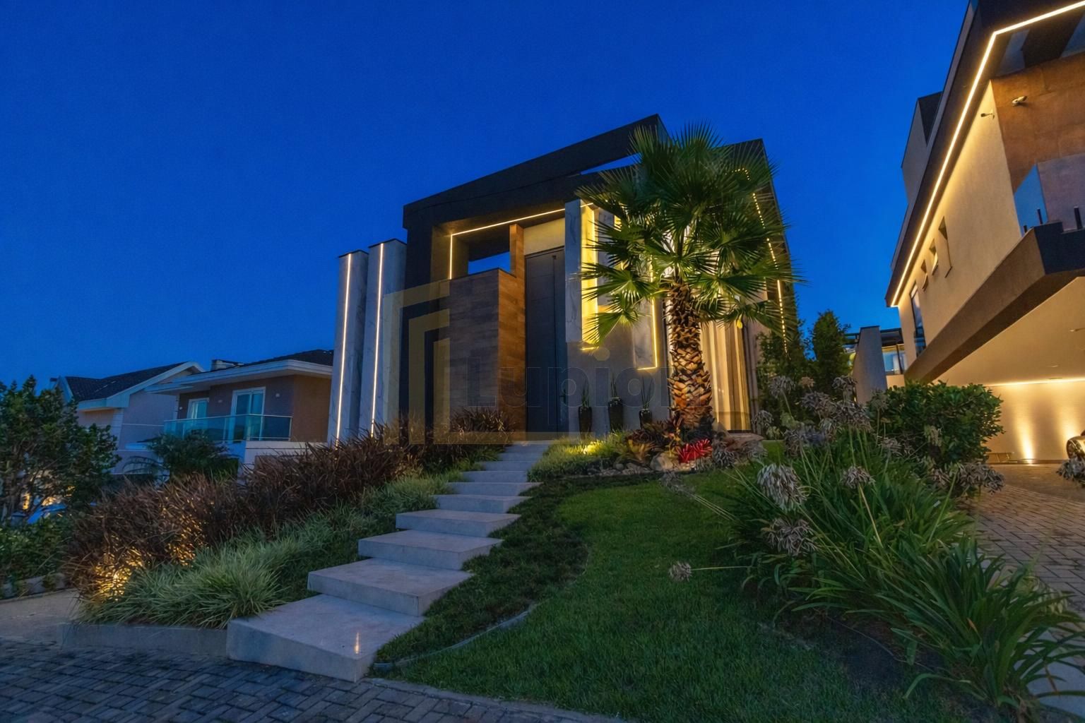 Casa Térrea no Condomínio Pineland  350m  Porteira Fechada e P...