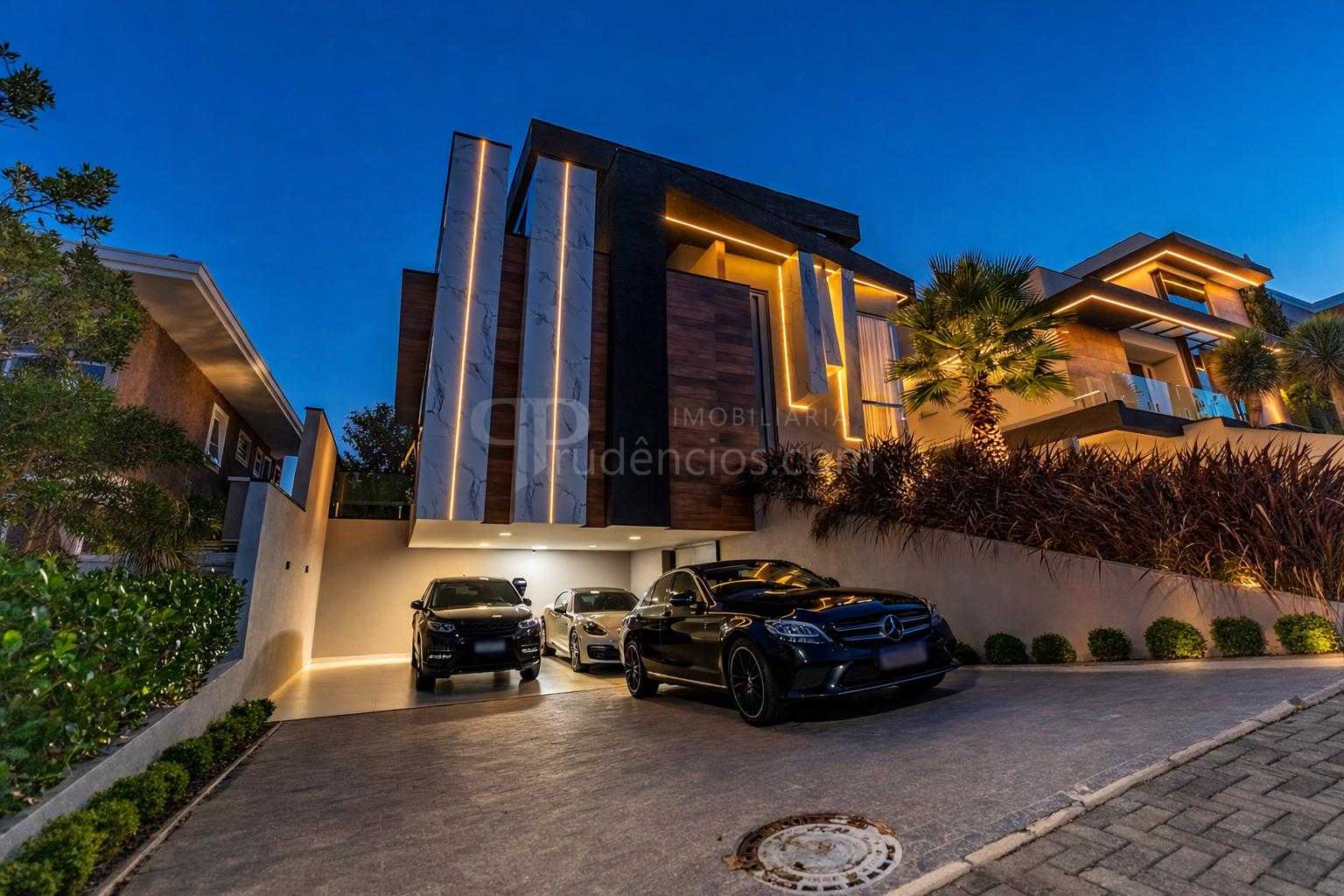 Casa Térrea no Condomínio Pineland  350m  Porteira Fechada e P...