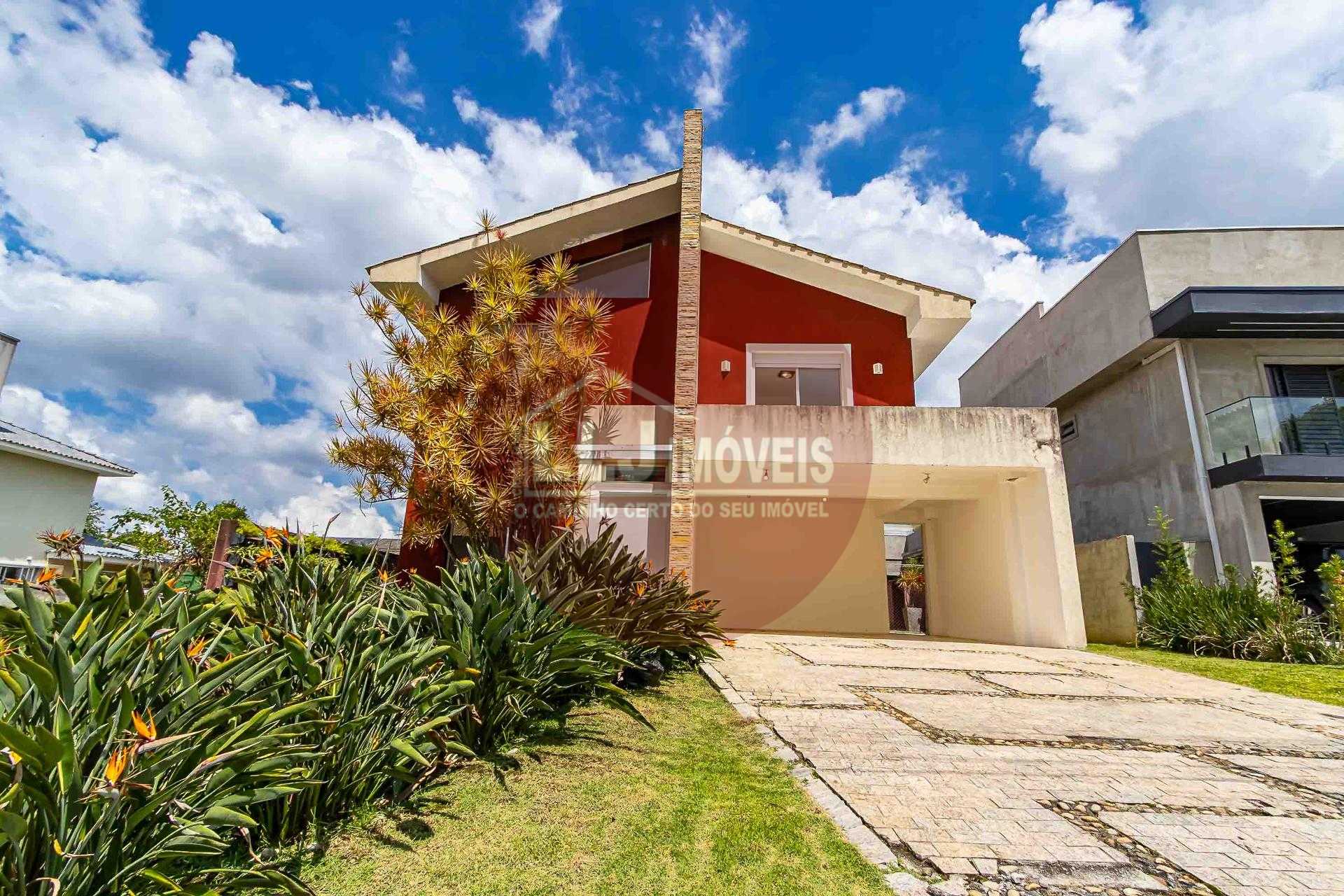 Casa Alto Padrão45 Quartos  3 Suítes  - Condomínio Pinewoods, Pinhais
