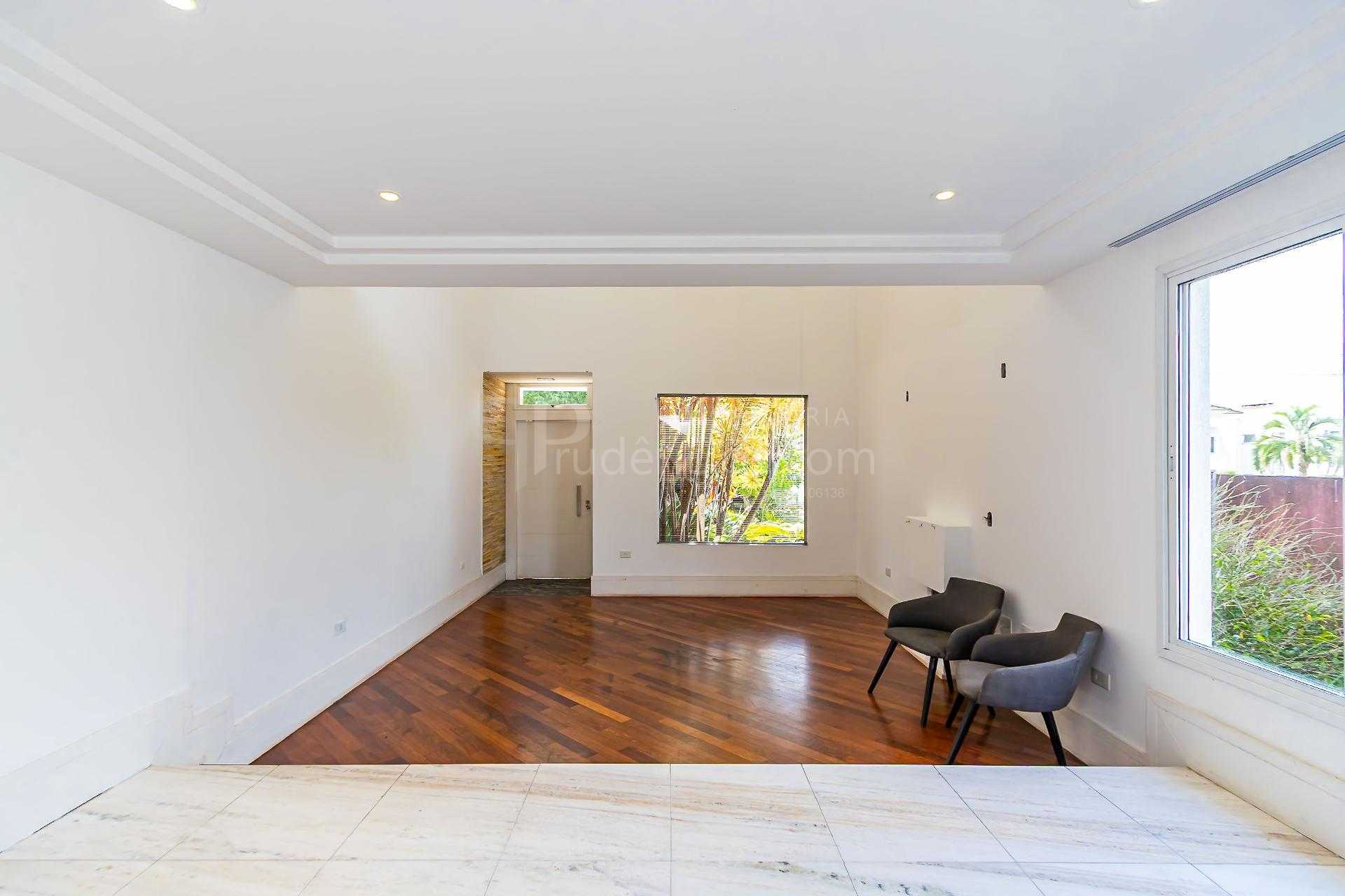 Casa Alto Padrão45 Quartos  3 Suítes  - Condomínio Pinewoods, ...