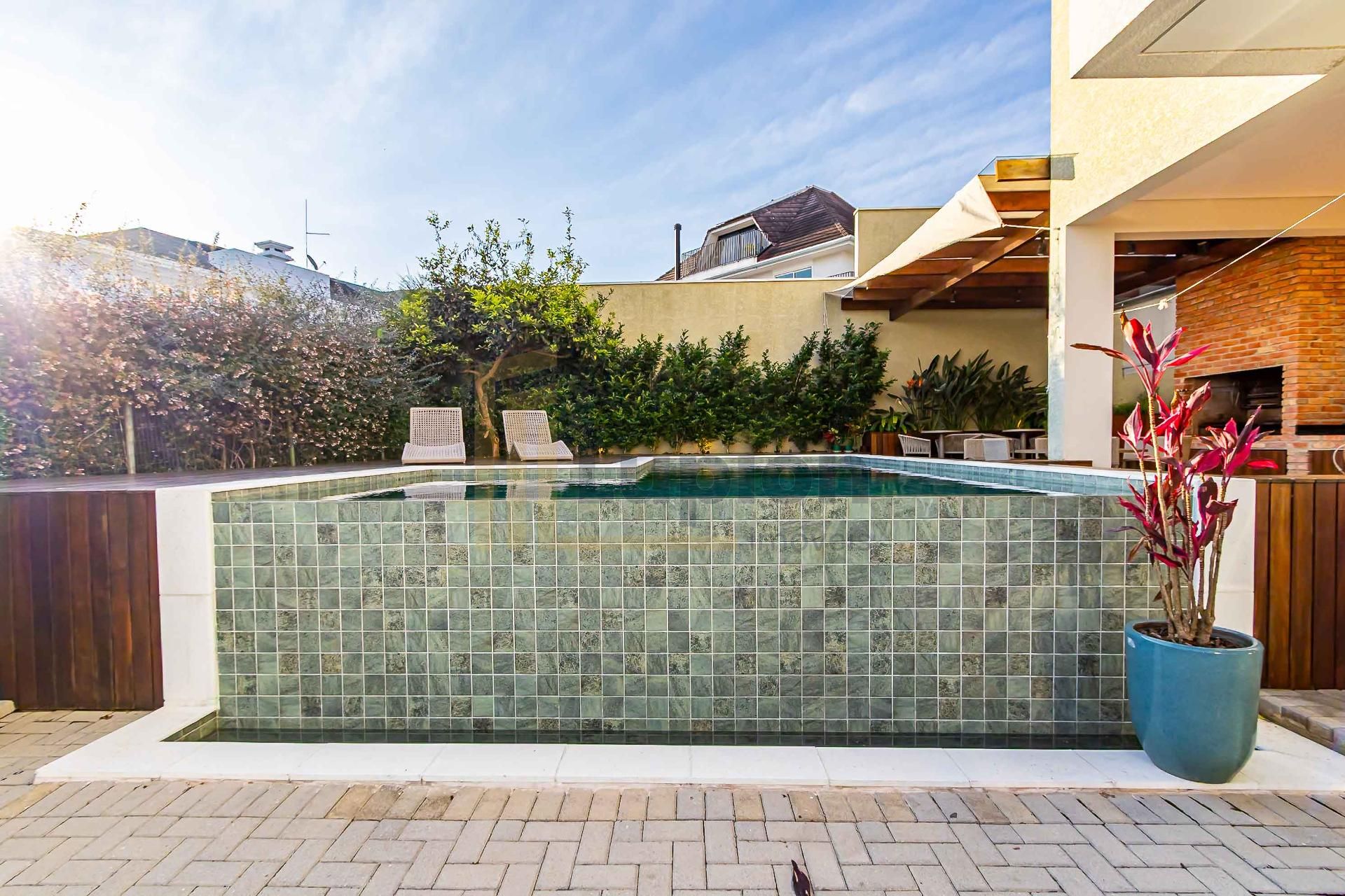 Casa à venda 4 suítes e piscina, Alphaville Graciosa, PINHAIS ...