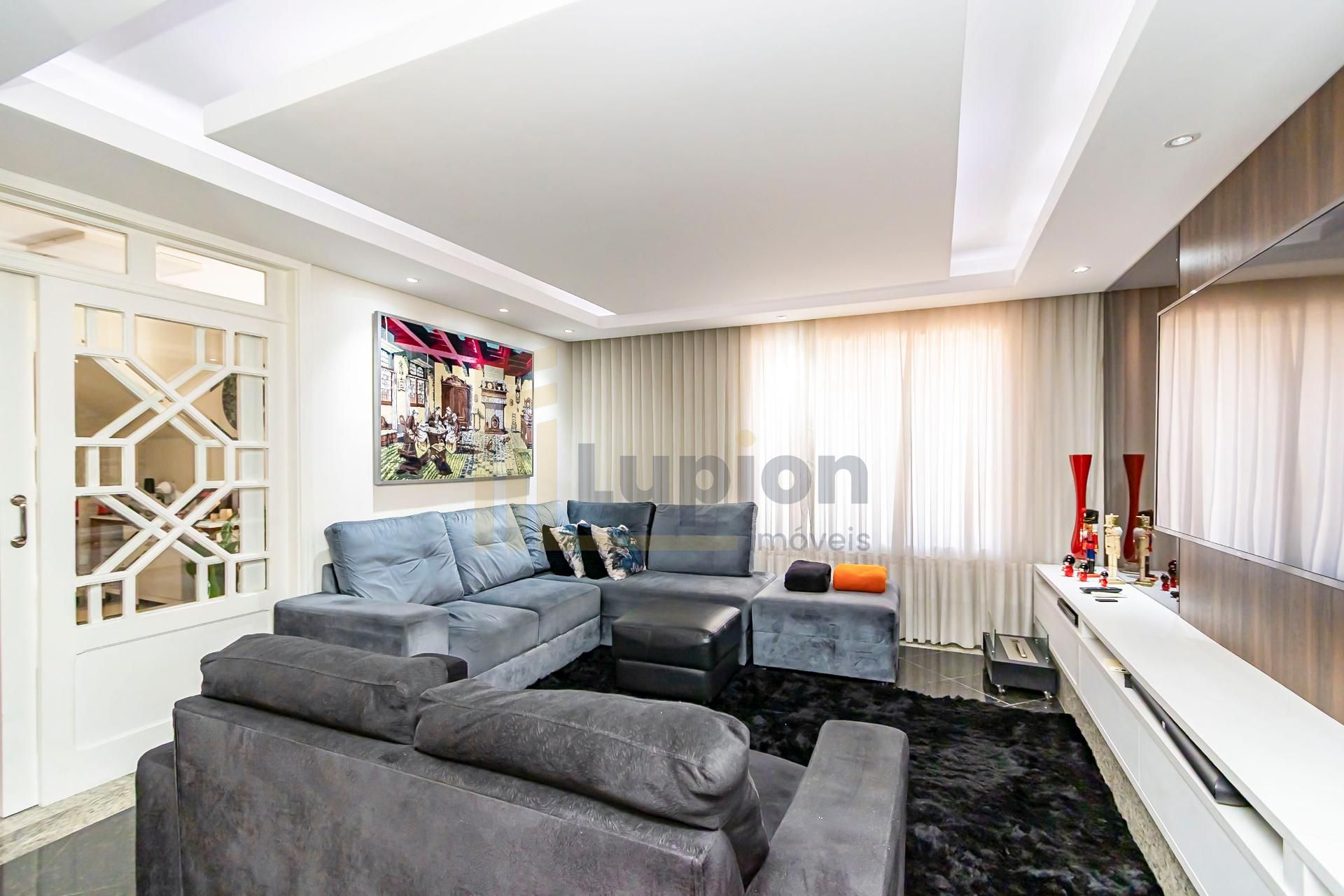 Casa de Esquina à venda no Centro de Pinhais  3 Quartos com Su...