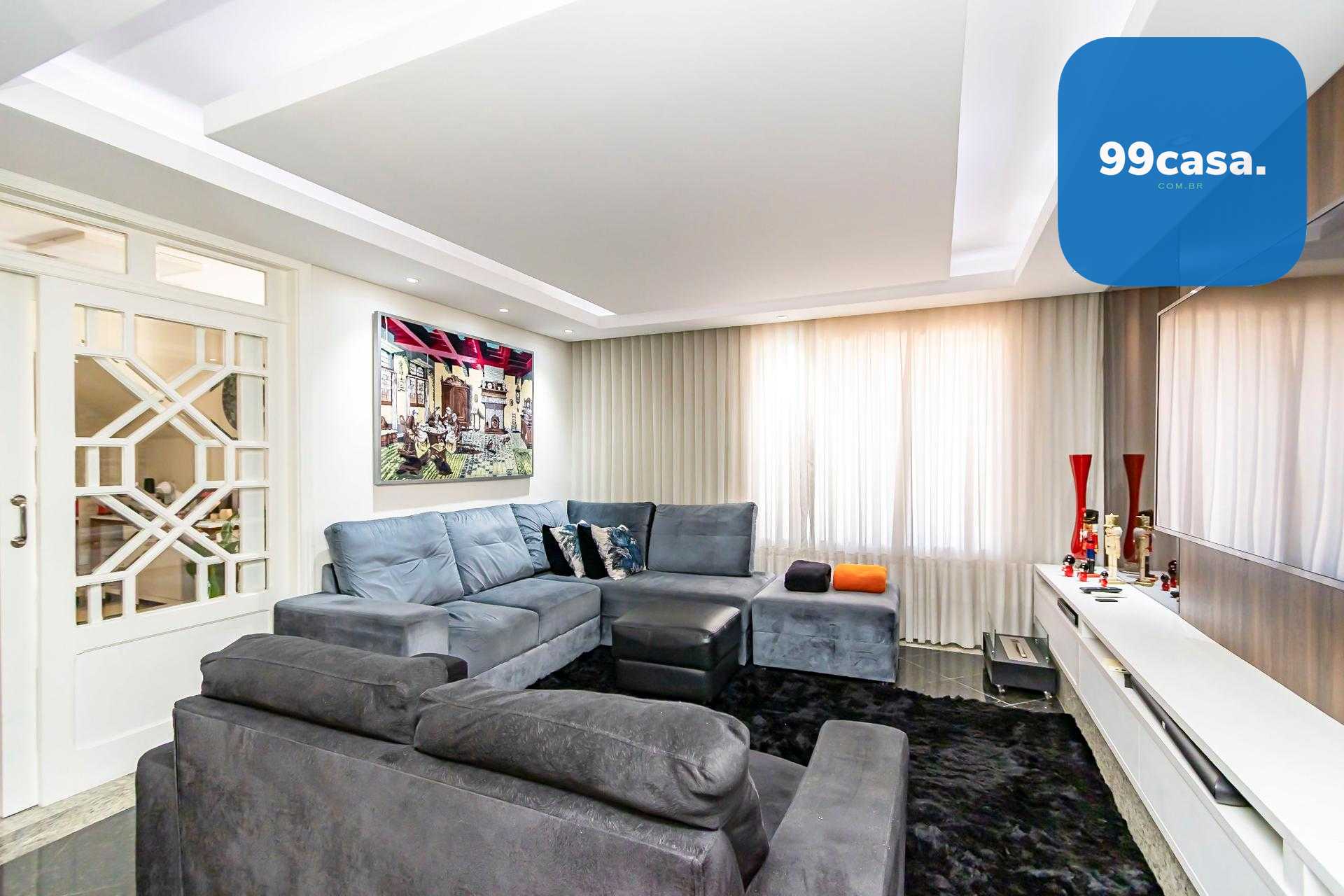 Casa de Esquina à venda no Centro de Pinhais  3 Quartos com Su...