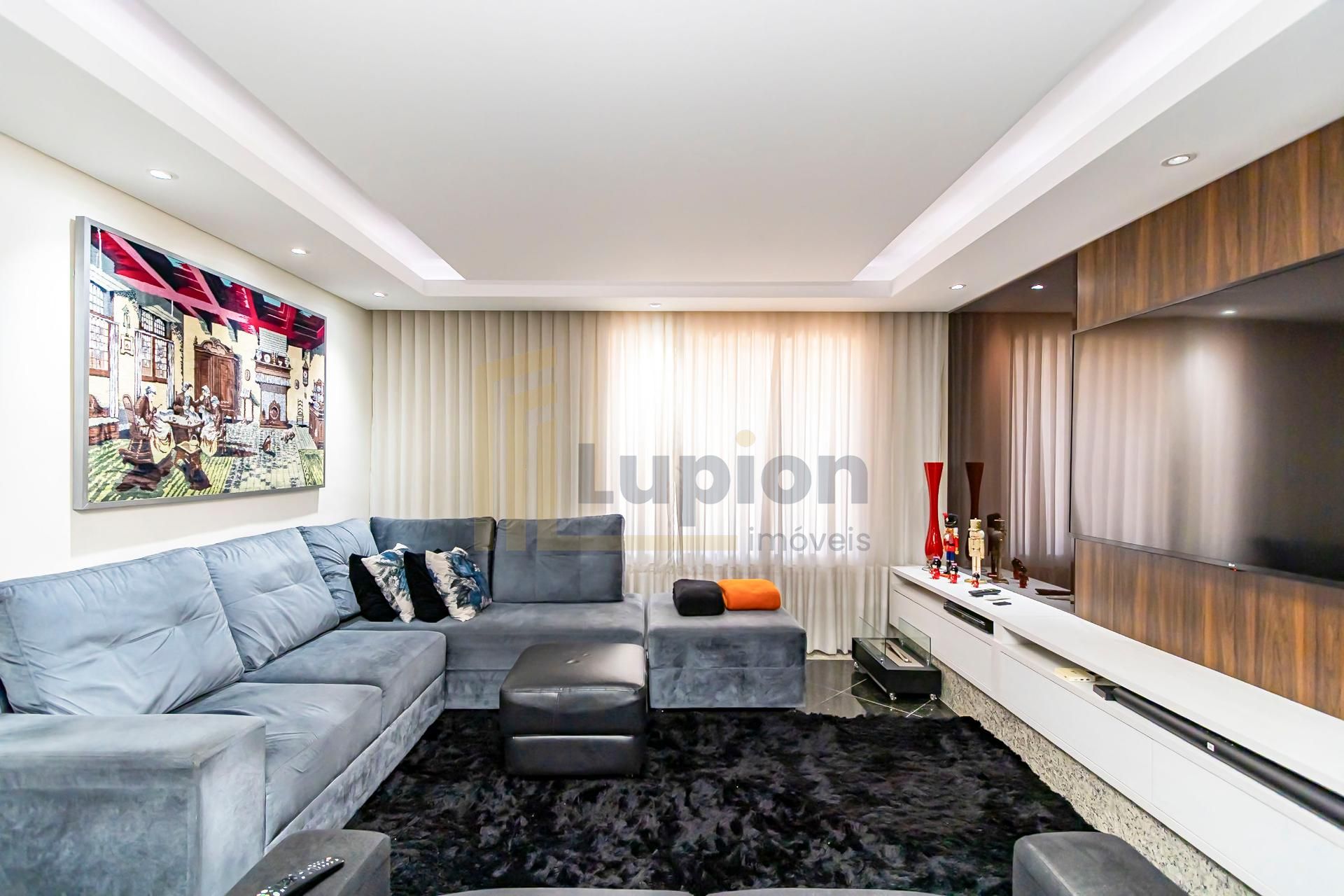 Casa de Esquina à venda no Centro de Pinhais  3 Quartos com Su...