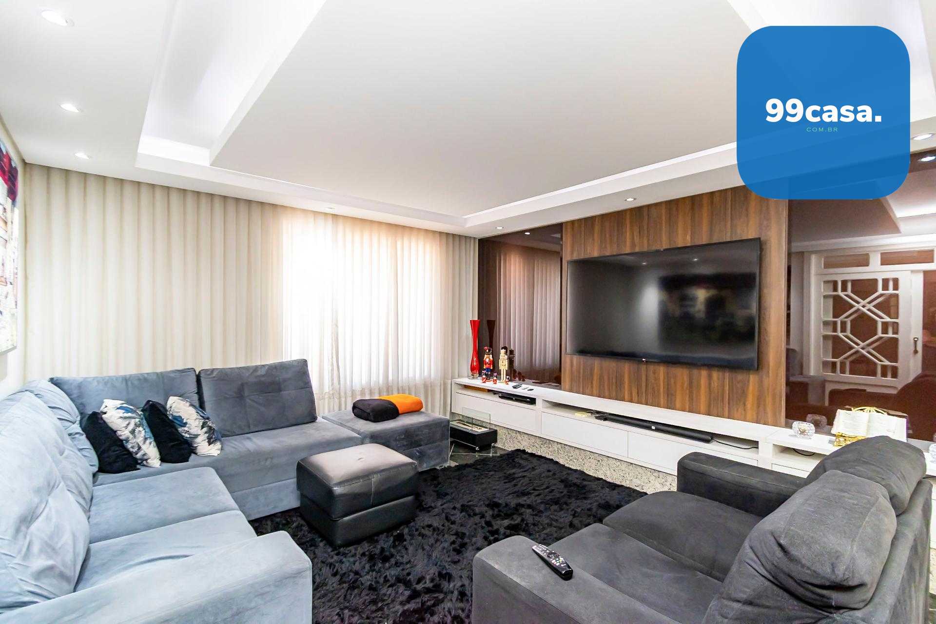 Casa de Esquina à venda no Centro de Pinhais  3 Quartos com Su...