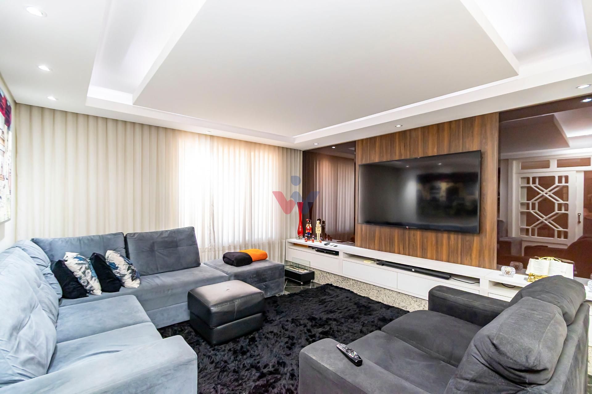 Casa de Esquina à venda no Centro de Pinhais  3 Quartos com Su...