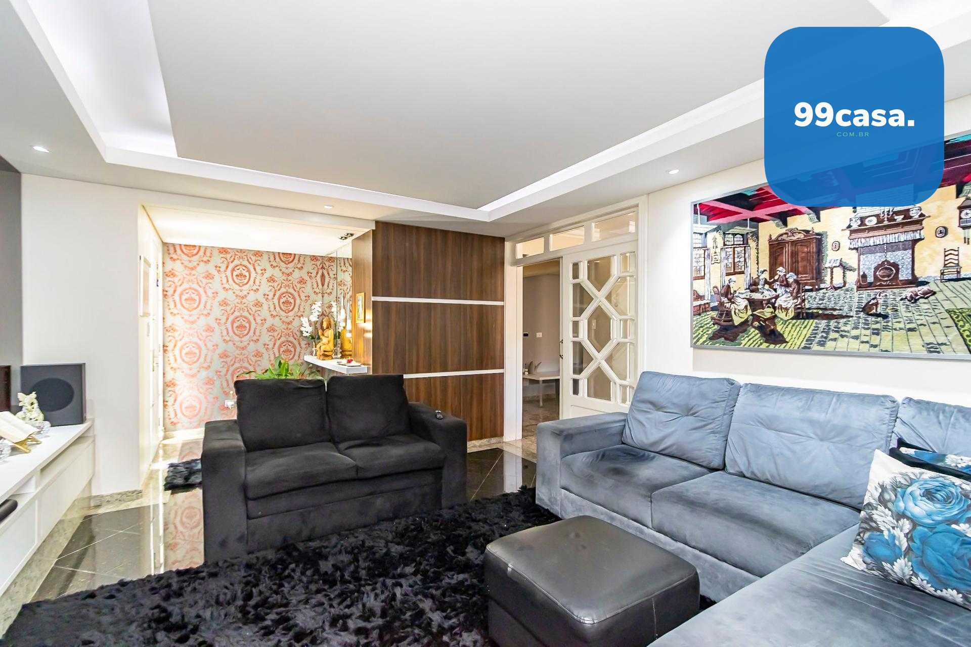 Casa de Esquina à venda no Centro de Pinhais  3 Quartos com Su...