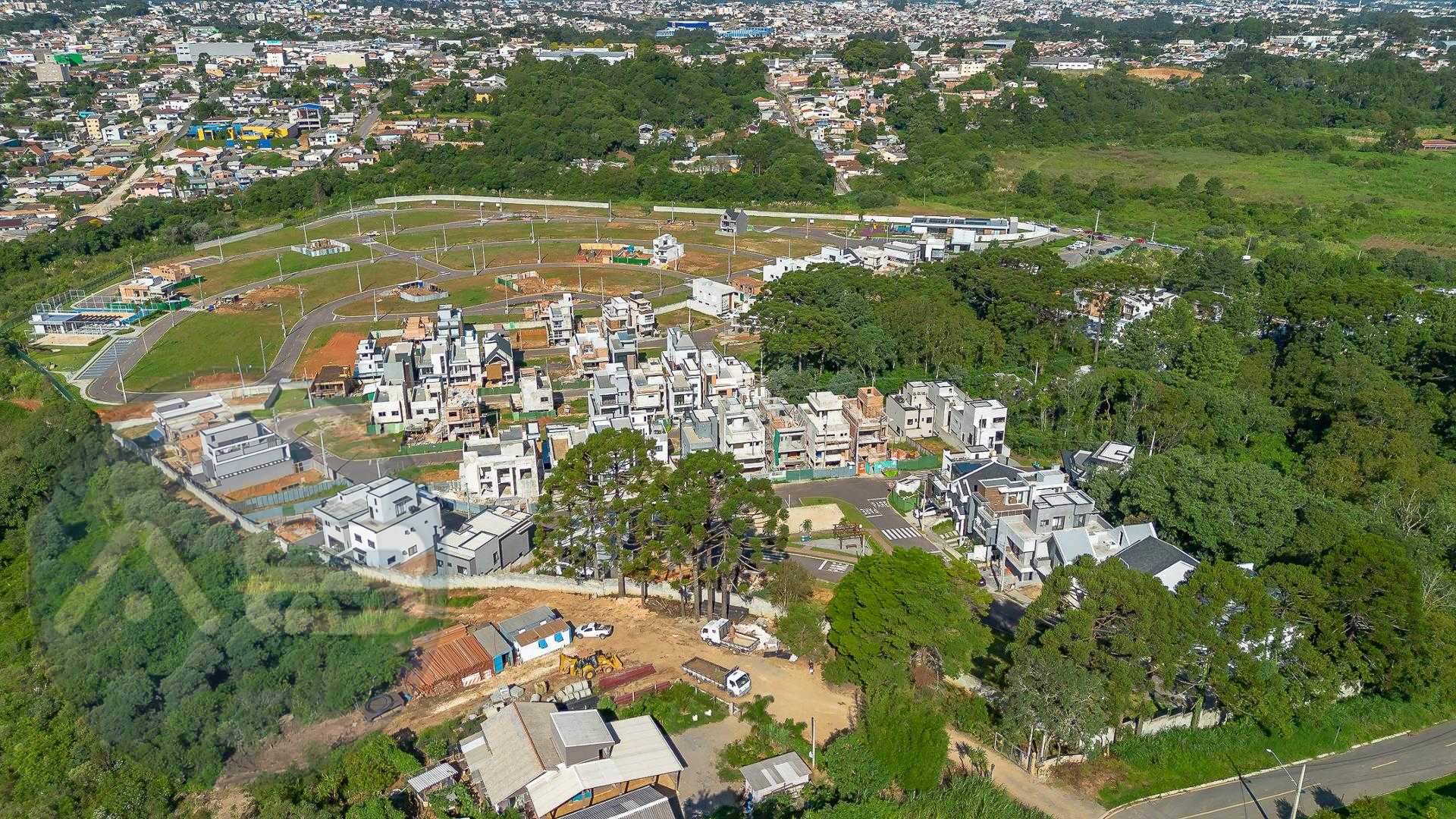 Terreno em condominio clube no santa candida. R  289.900