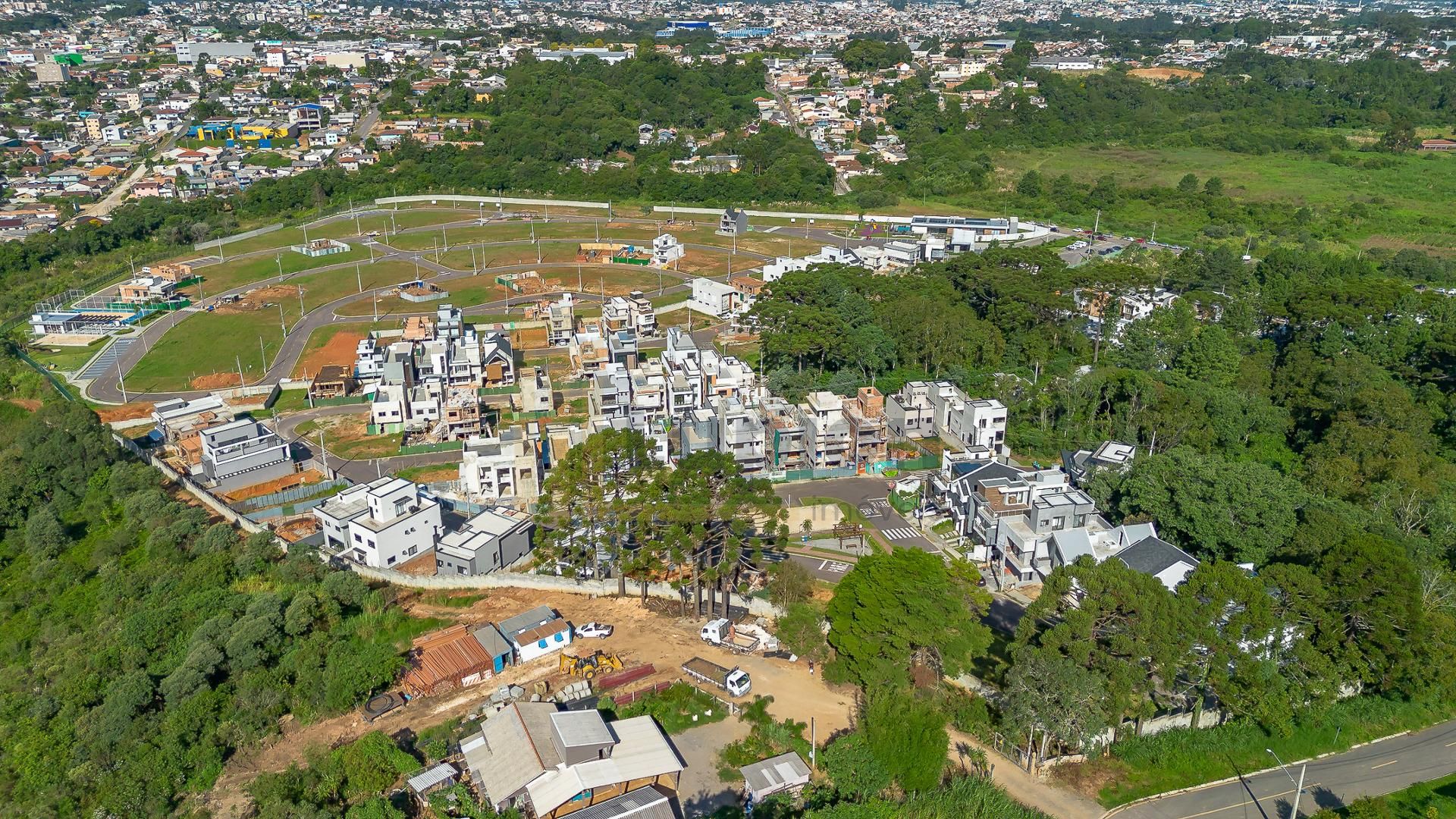 Terreno em condominio clube no santa candida. R  289.900