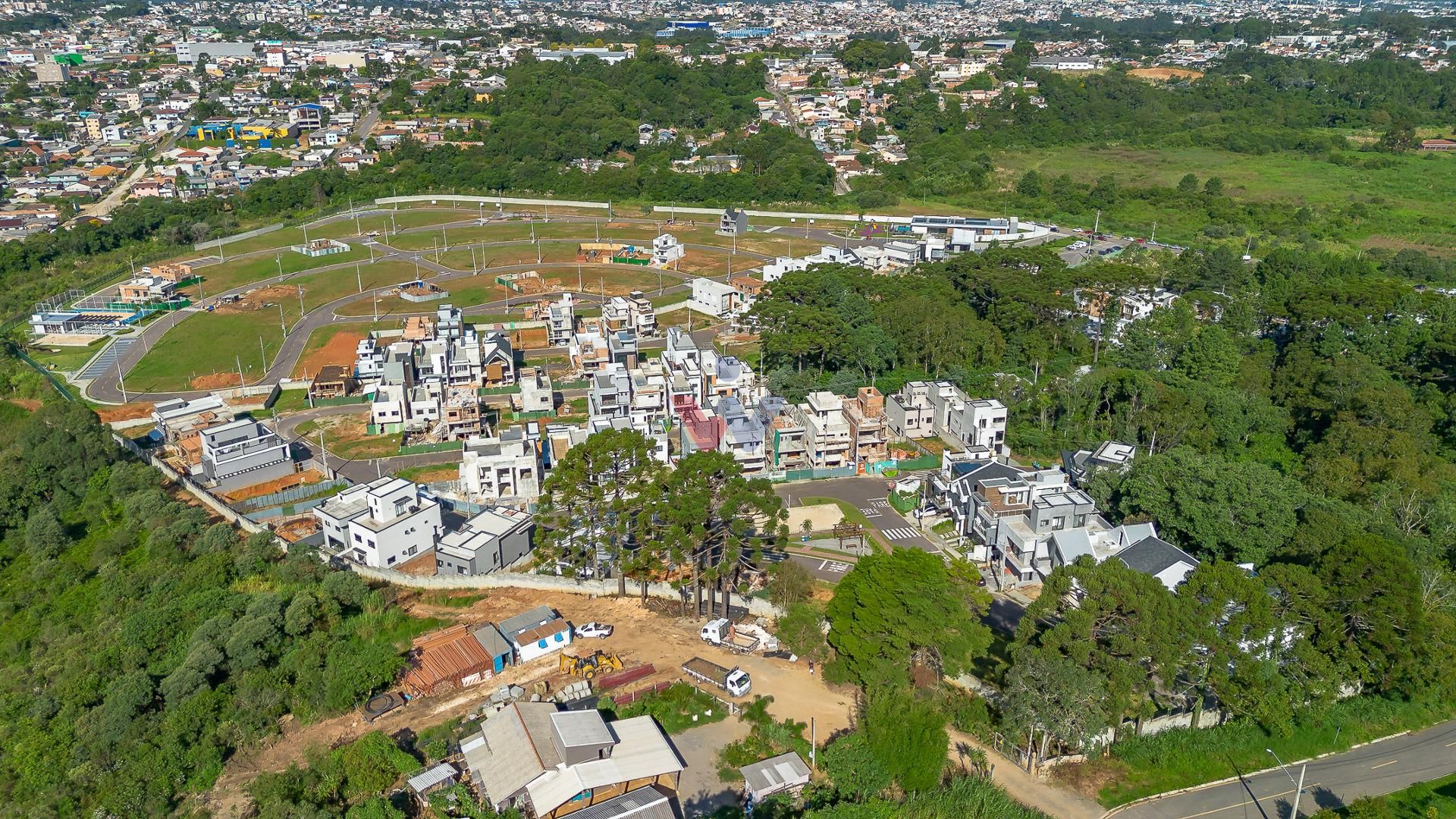 Terreno em condominio clube no santa candida. R  289.900