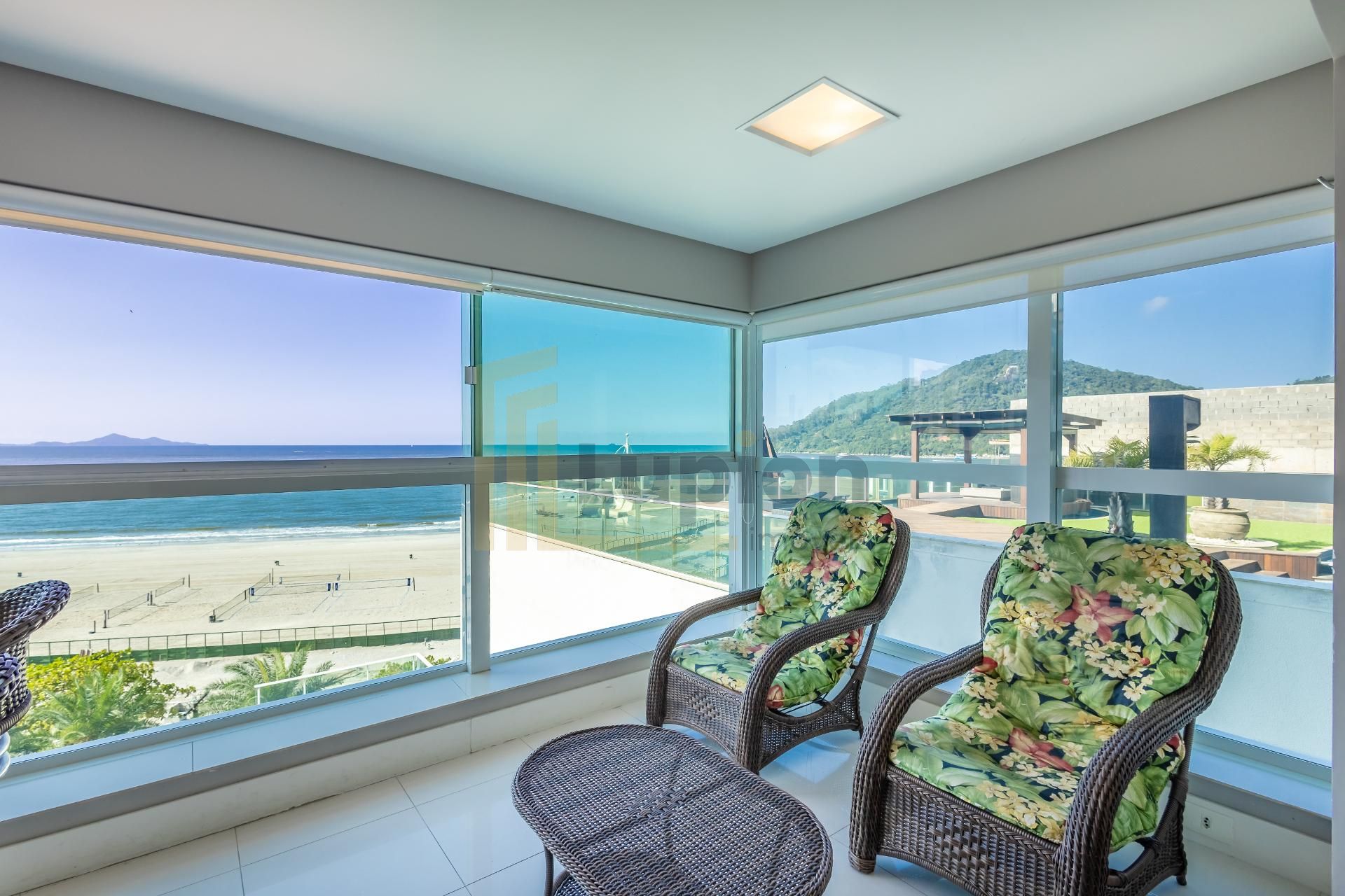 Apartamento beira mar e frente mar no Acqua Residence, BALNEAR...