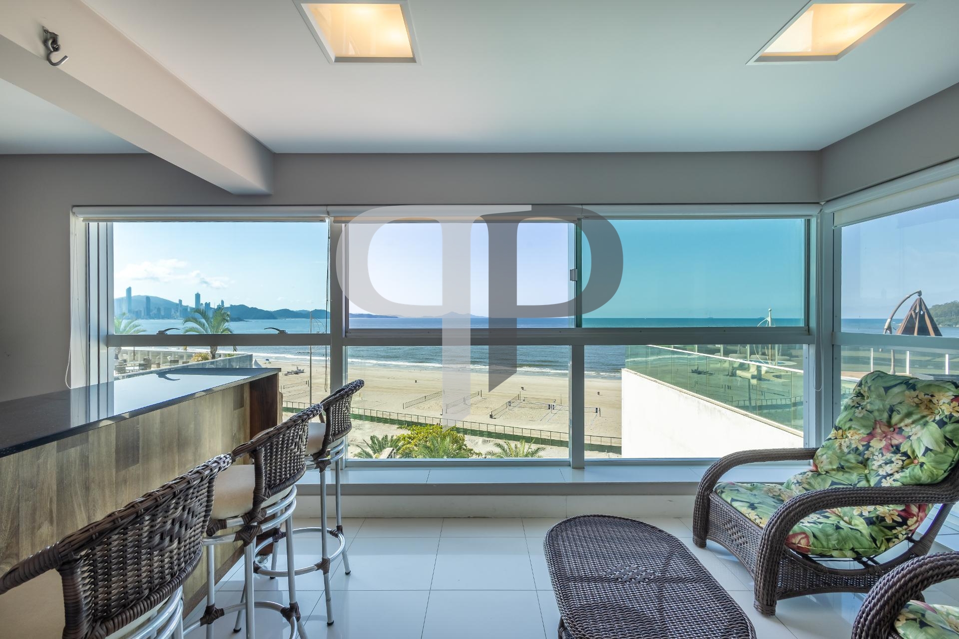 Apartamento beira mar e frente mar no Acqua Residence, BALNEAR...
