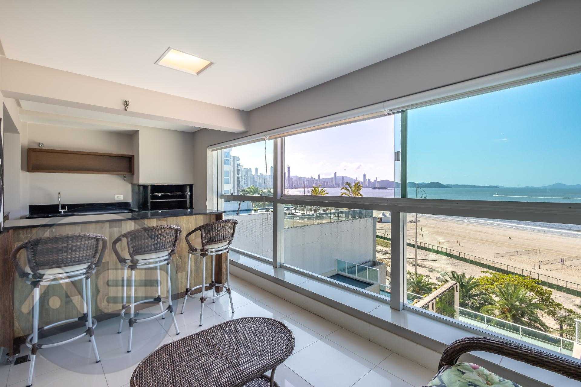 Apartamento beira mar e frente mar no Acqua Residence, BALNEAR...