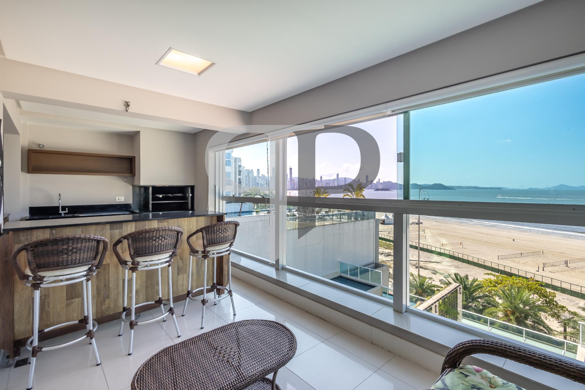 Apartamento beira mar e frente mar no Acqua Residence, BALNEAR...