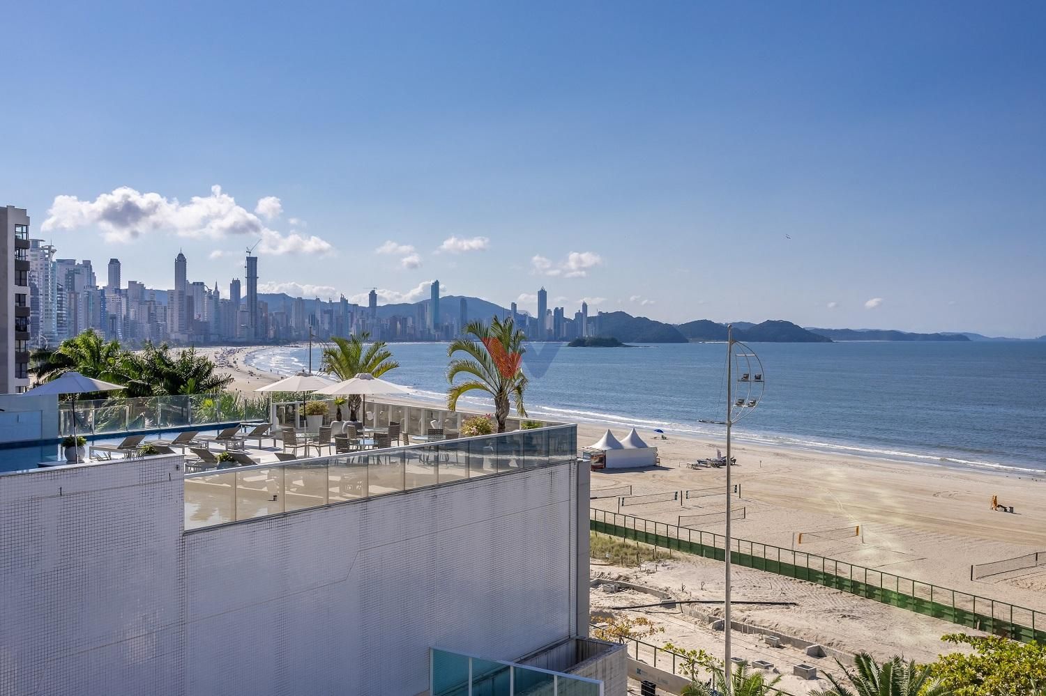 Apartamento beira mar e frente mar no Acqua Residence, BALNEAR...