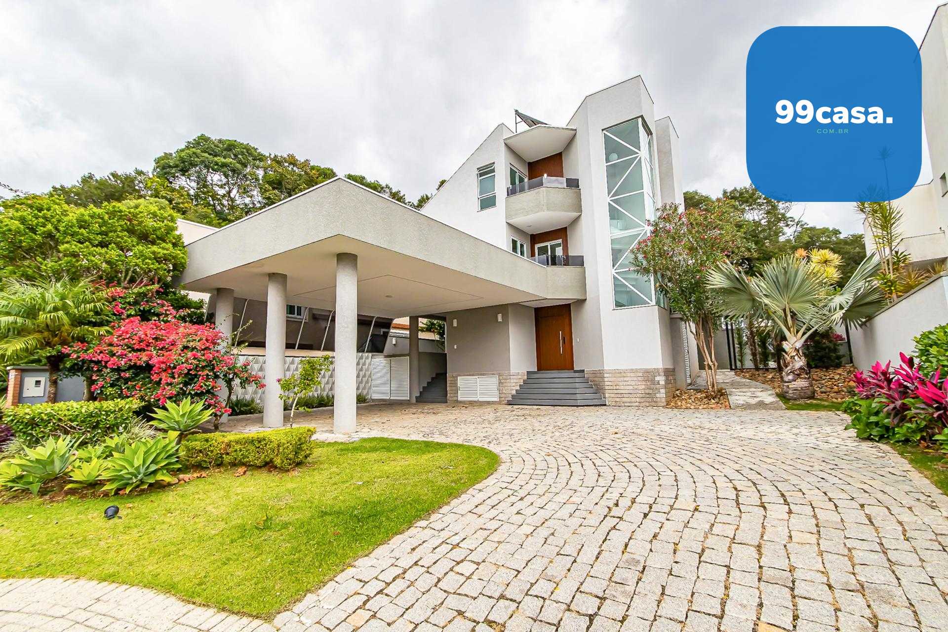 Casa Nova Totalmente Reformada com 4 Suítes e Elevador no Pine...