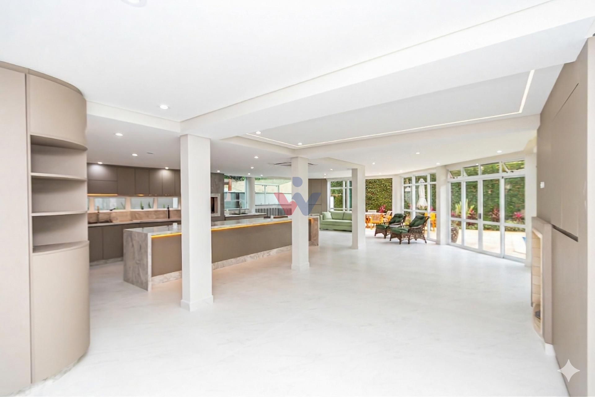 Casa Nova Totalmente Reformada com 4 Suítes e Elevador no Pine...