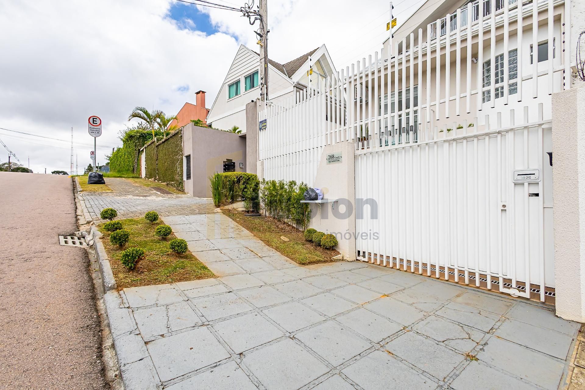 Lindo Sobrado no Vista Alegre 163 m2 recem reformado. R  1.190...