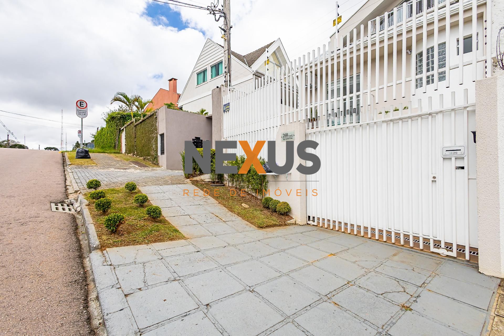Lindo Sobrado no Vista Alegre 163 m2 recem reformado. R  1.190...