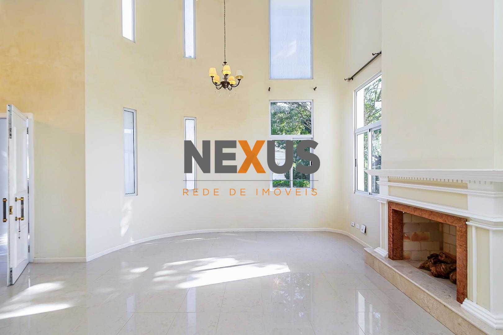 Casa de 5 suítes, piscina, cinema com 670m2 - Alphaville Graci...