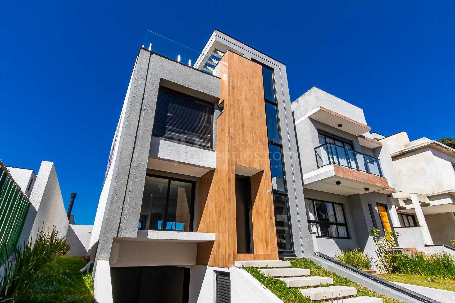 Casa em Condominio clube com pisicina aquecida no Santa Candida
