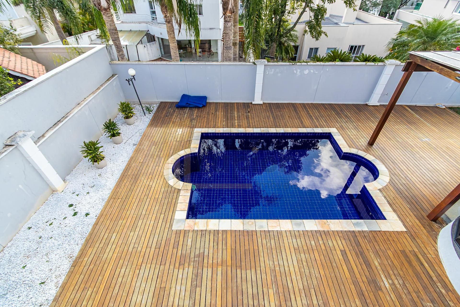 Casa com 4 suítes e piscina à venda, 453m2, Alphaville Gracios...