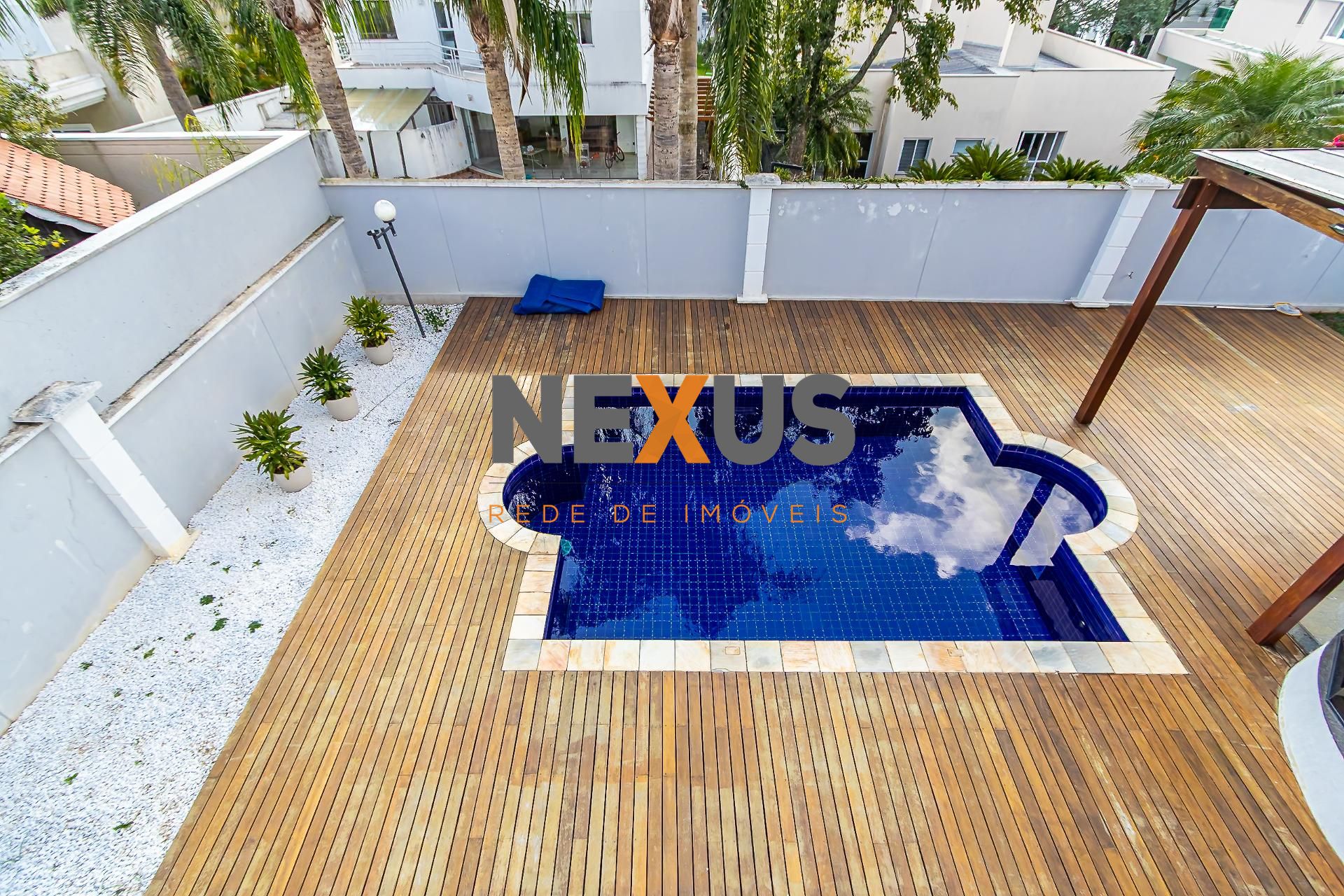 Casa com 4 suítes e piscina à venda, 453m2, Alphaville Gracios...
