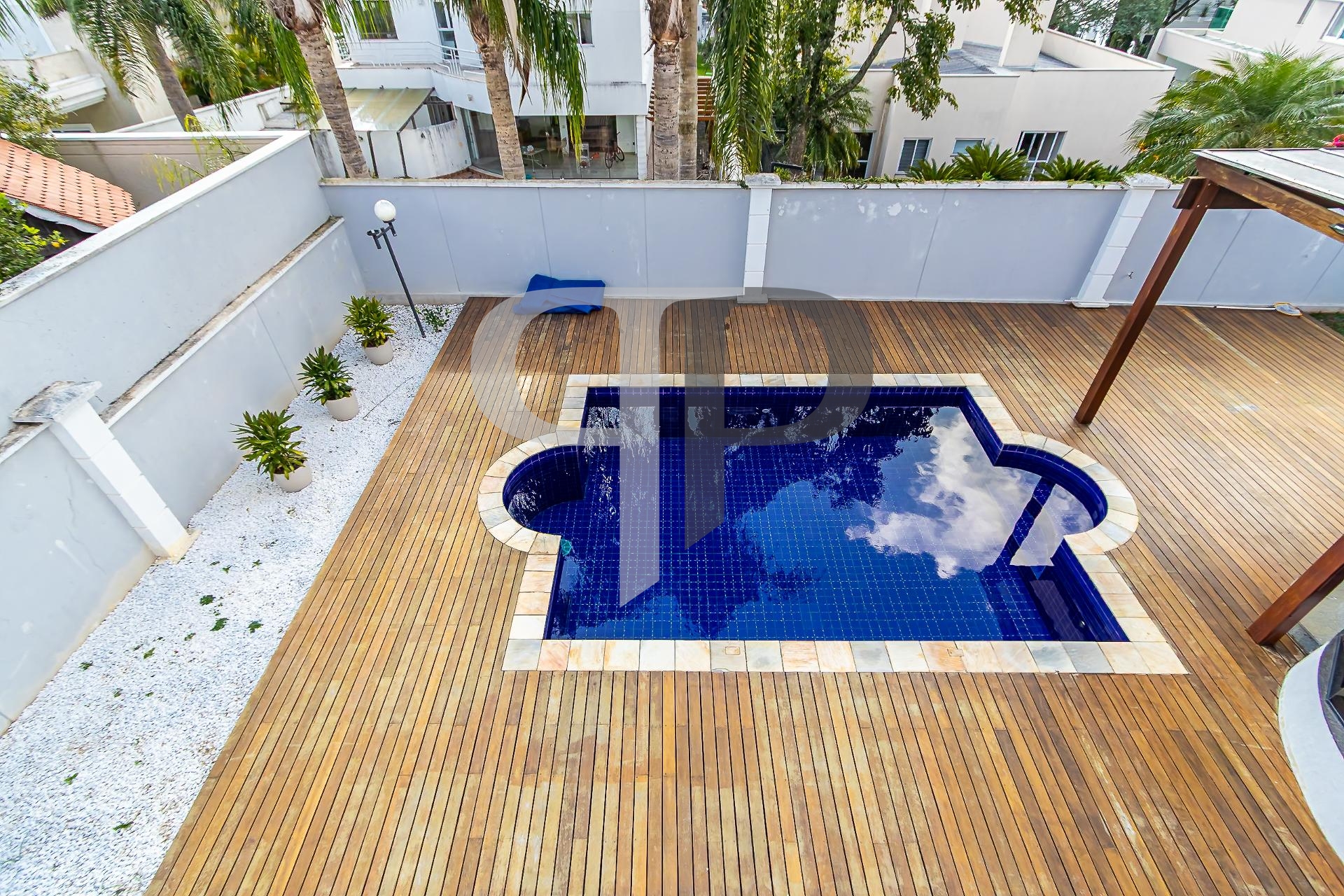 Casa com 4 suítes e piscina à venda, 453m2, Alphaville Gracios...