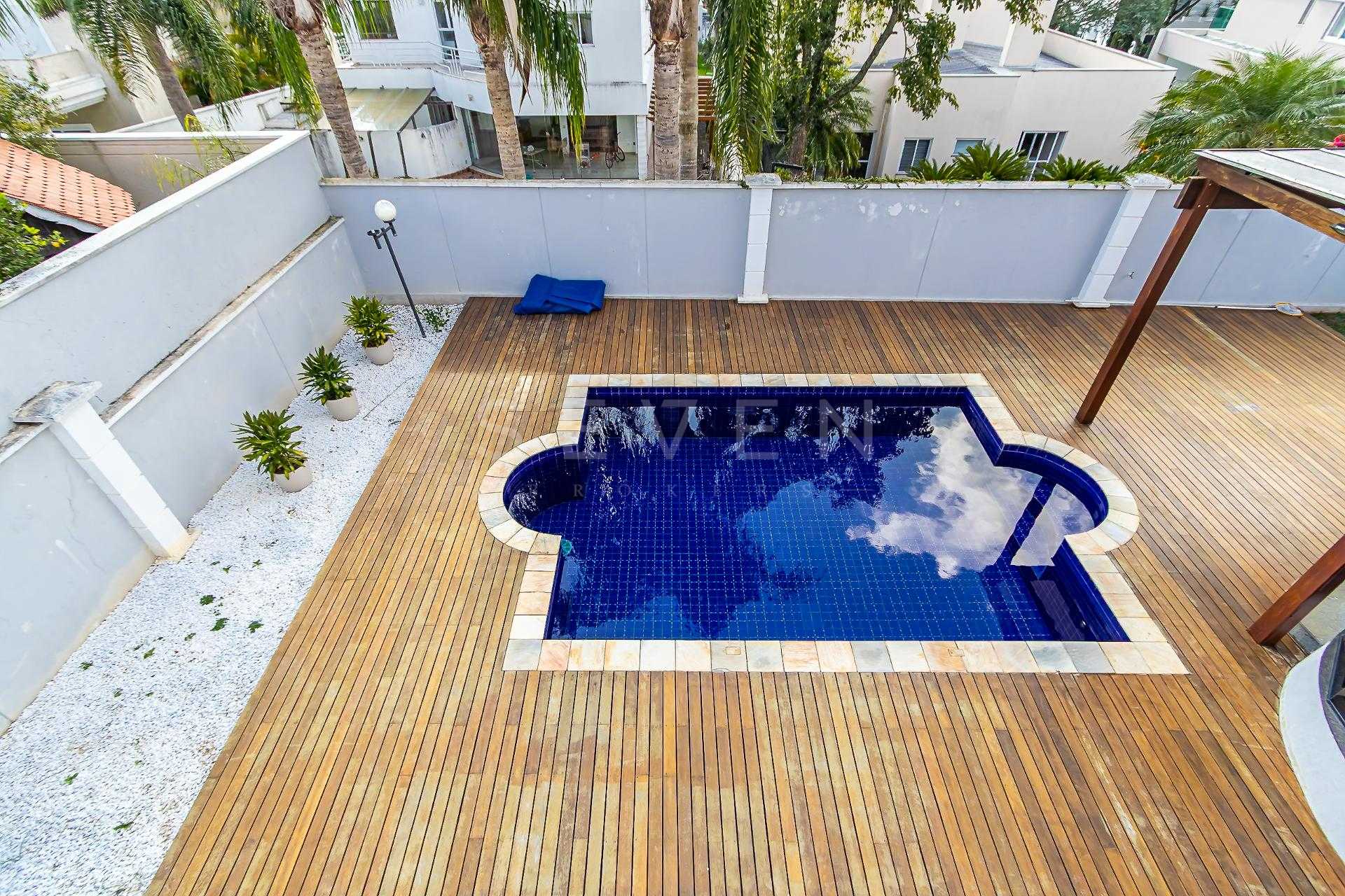 Casa com 4 suítes e piscina à venda, 453m2, Alphaville Gracios...