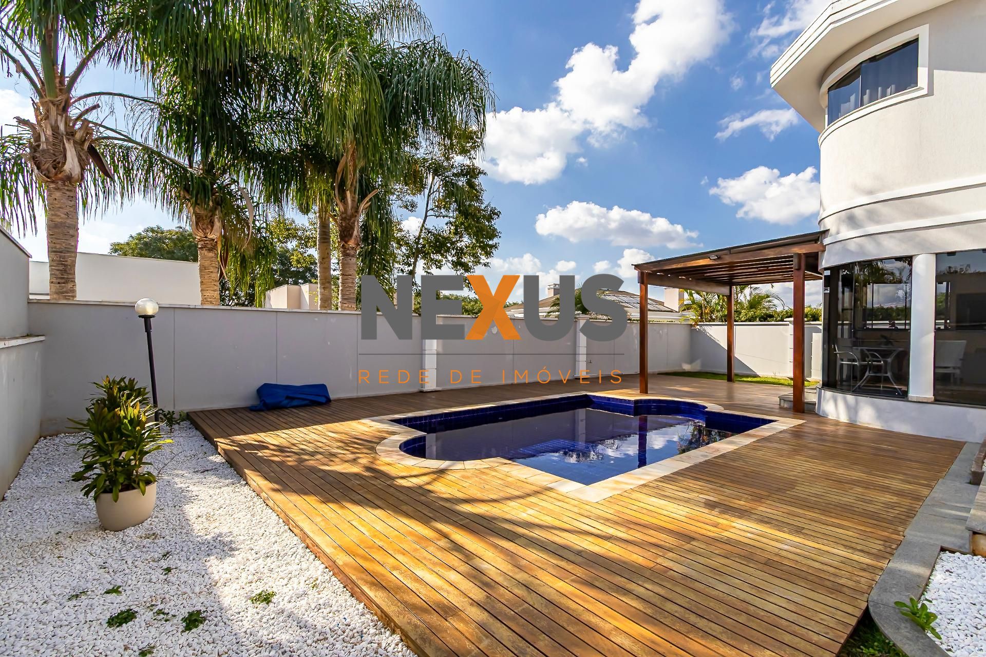 Casa com 4 suítes e piscina à venda, 453m2, Alphaville Gracios...