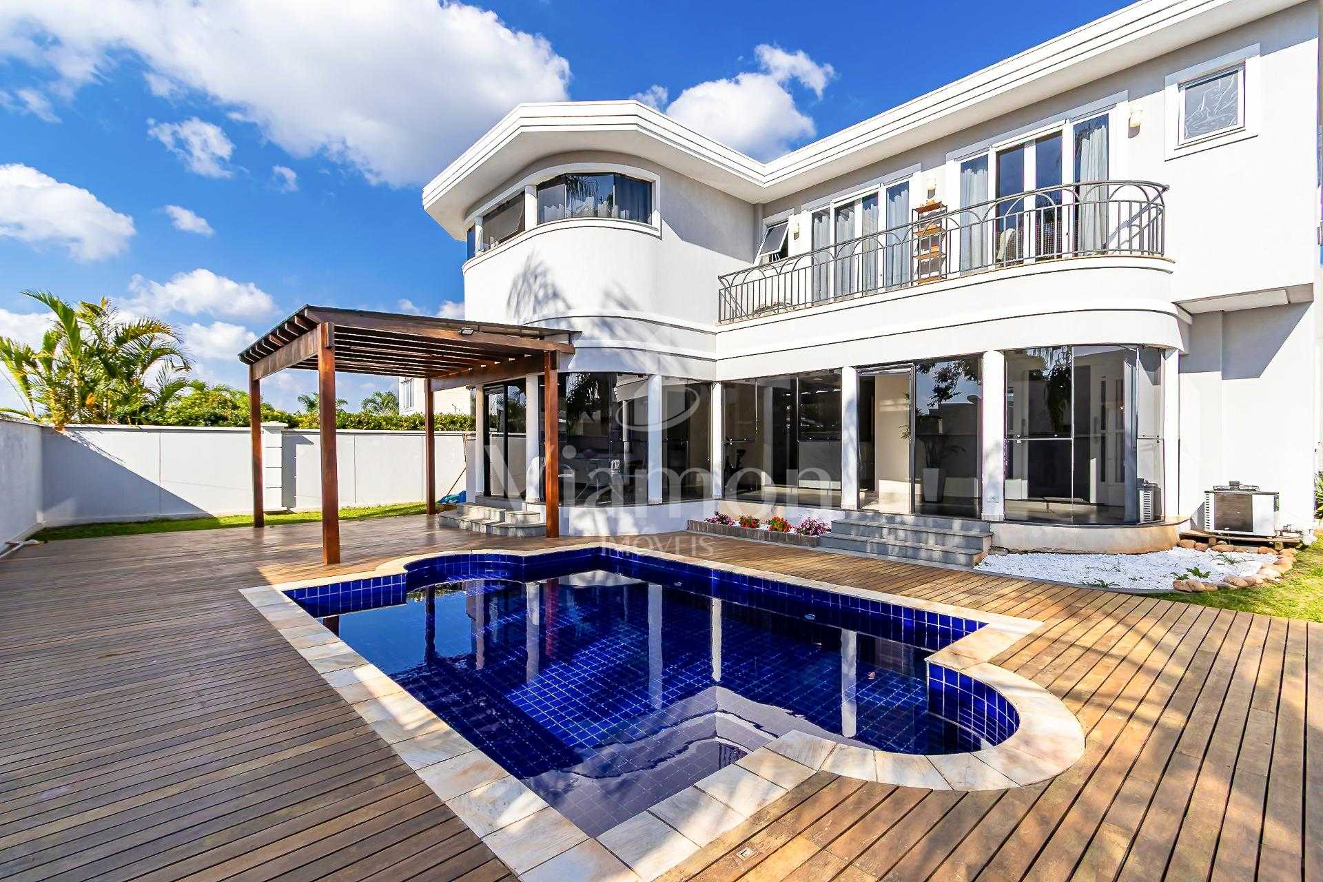 Casa com 4 suítes e piscina à venda, 453m2, Alphaville Gracios...