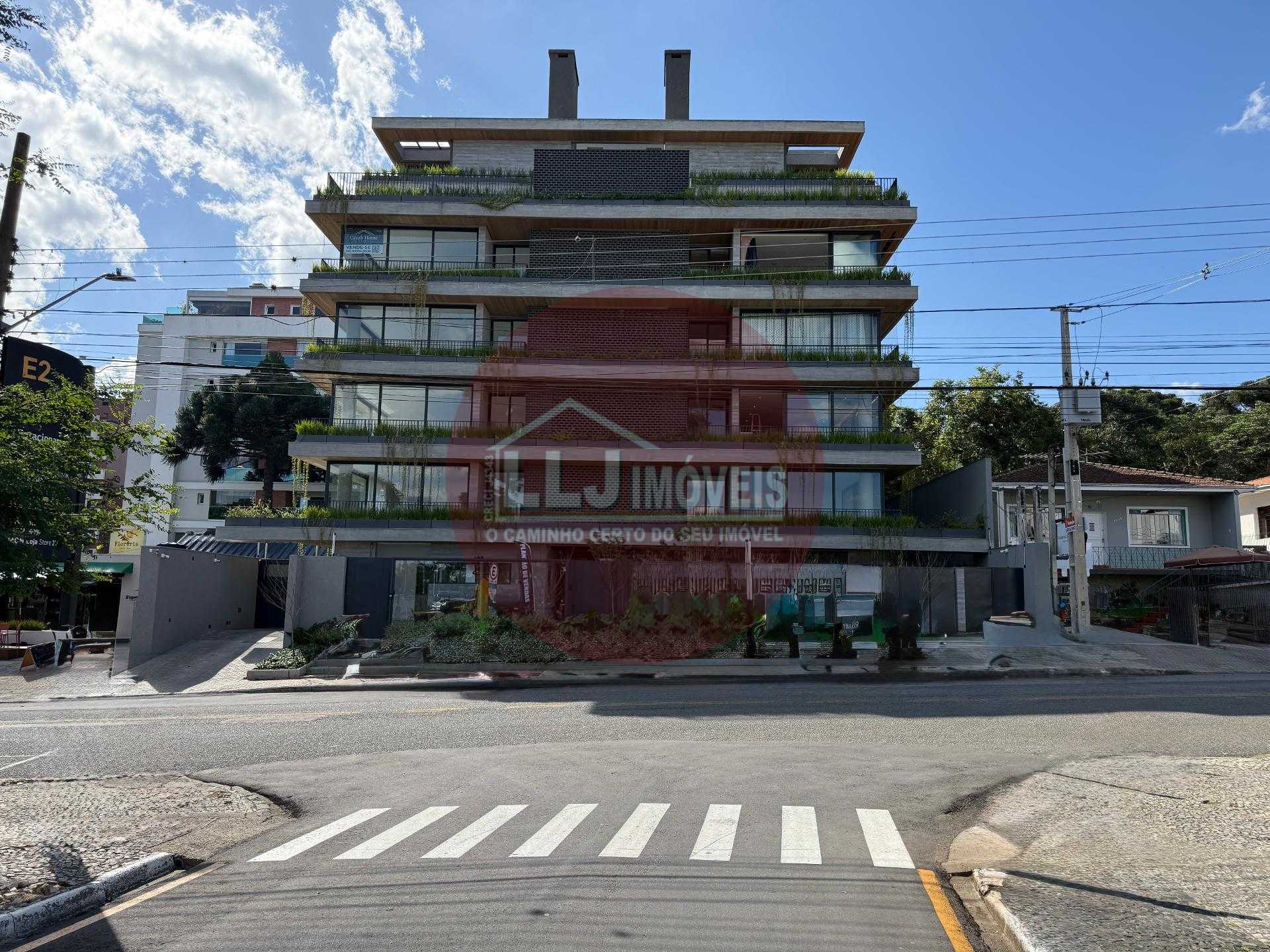 Apartamento à venda em frente ao MON. 166m² privativos, 3 suites, 3 vagas