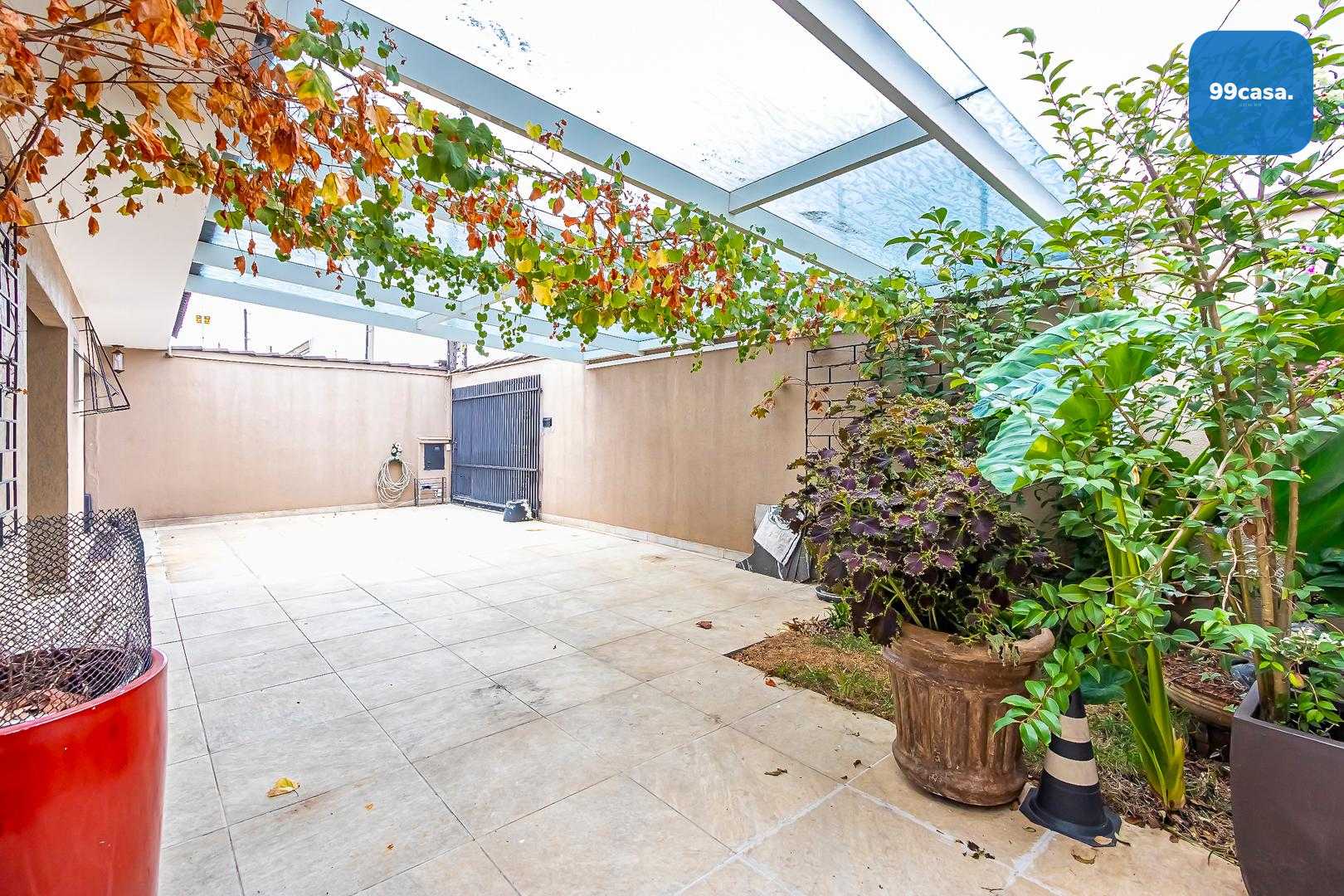 Casa Térrea 247m² no Santa Cândida: Piscina, Espaço Gourmet e ...