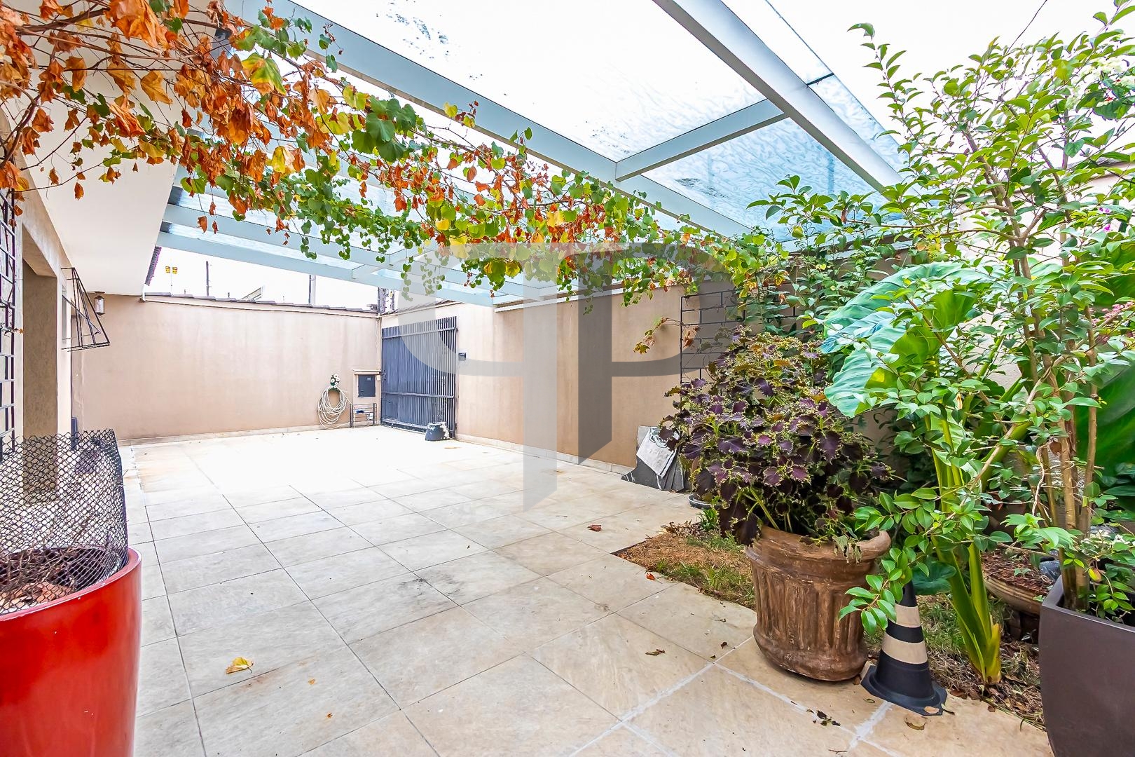 Casa TÃ©rrea 247mÂ² no Santa CÃ¢ndida: Piscina, EspaÃ§o Gourme...