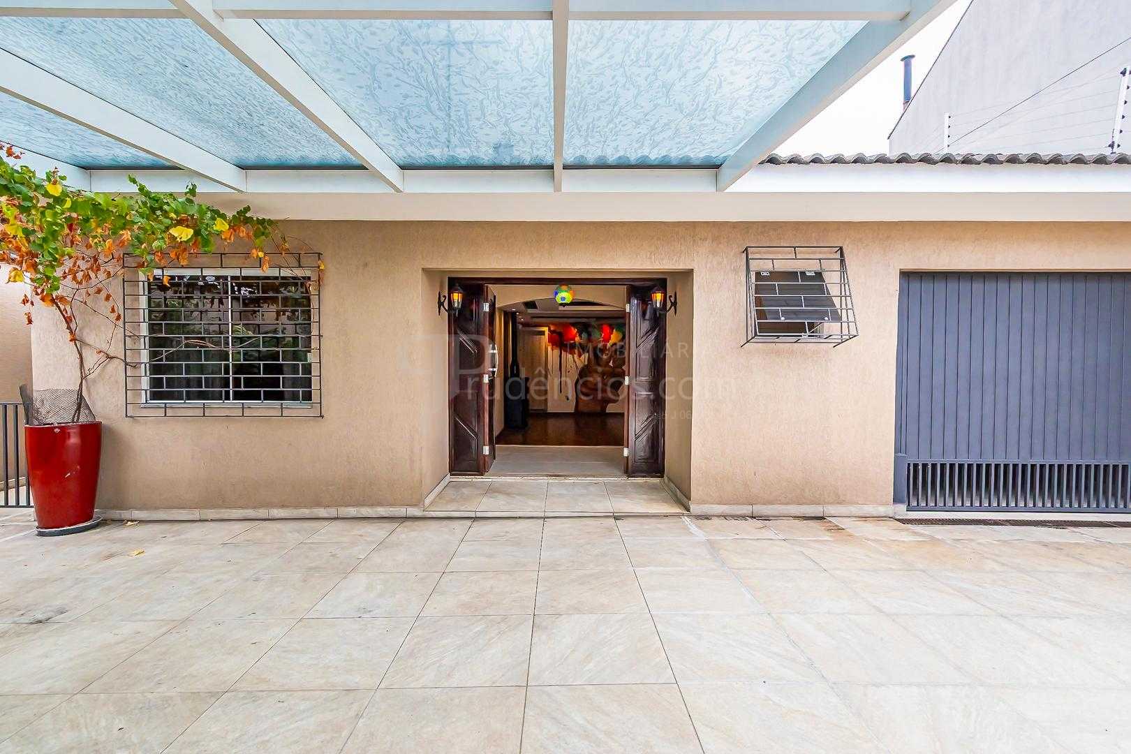 Casa Térrea 247m  no Santa Cândida  Piscina, Espaço Gourmet e ...