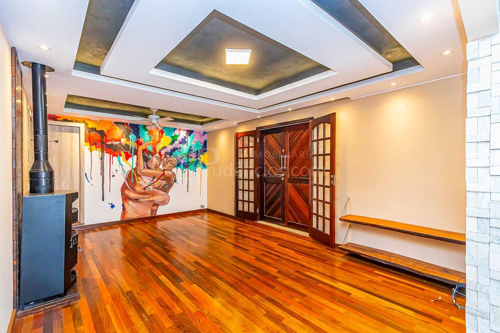 Casa Térrea 247m  no Santa Cândida  Piscina, Espaço Gourmet e ...
