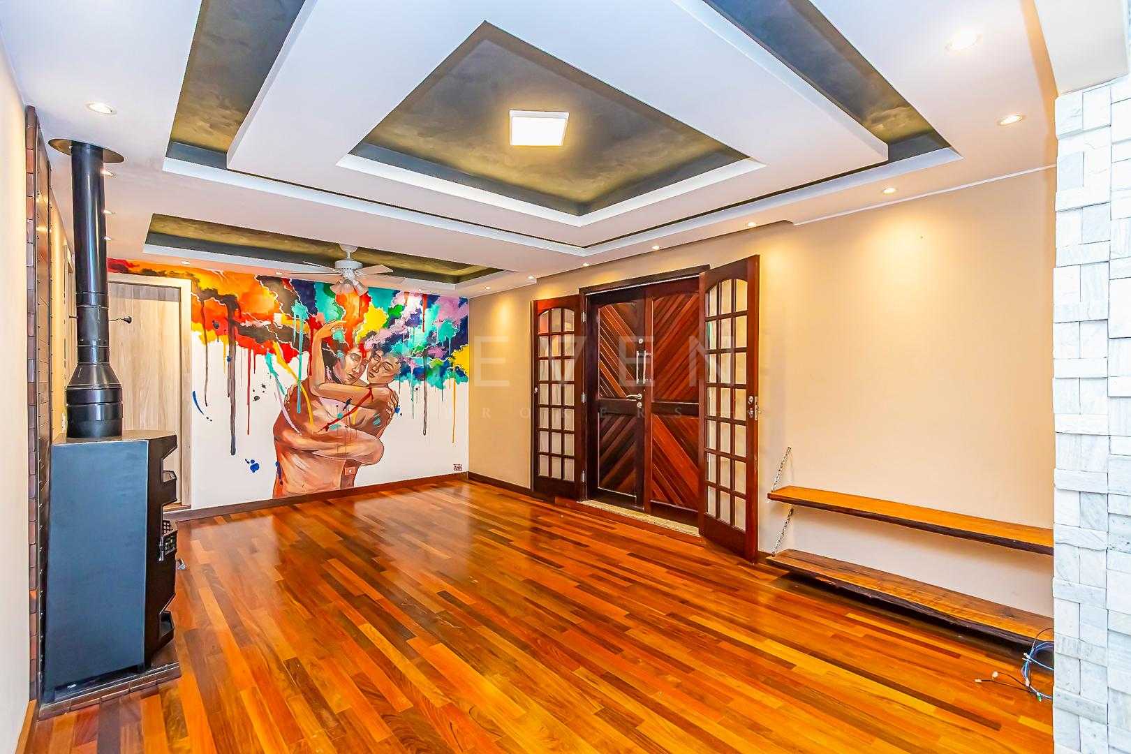 Casa Térrea 247m  no Santa Cândida  Piscina, Espaço Gourmet e ...
