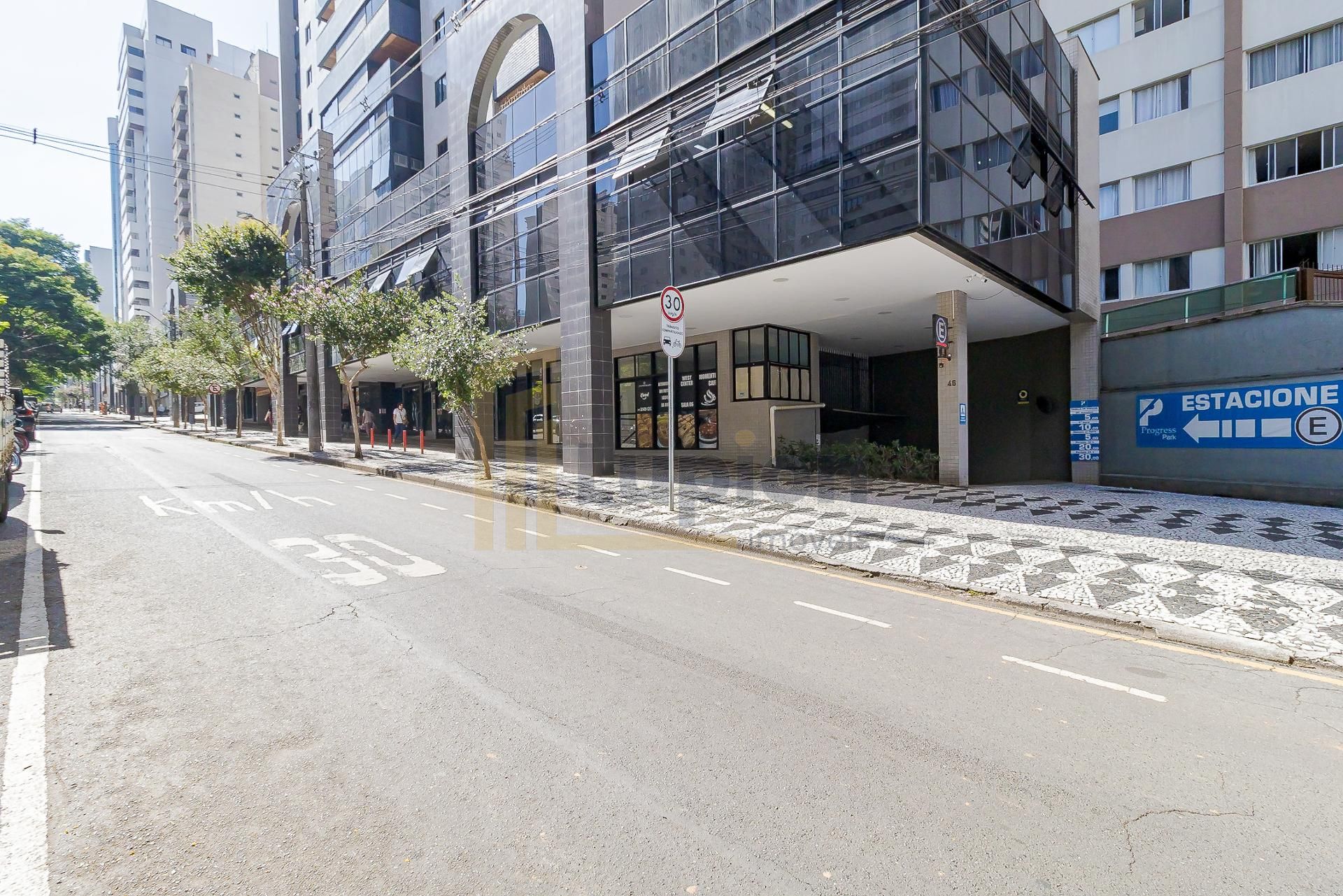 Apartamento mobiliado reformado à venda, champagnat, CURITIBA ...