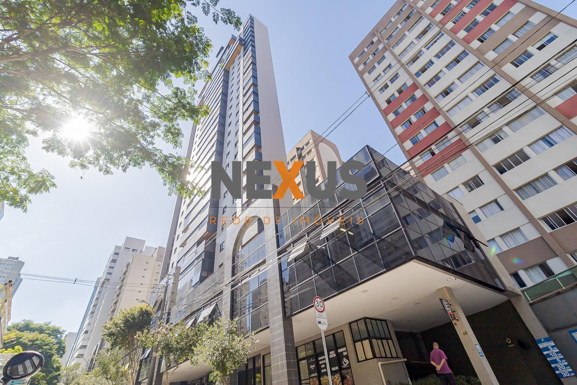 Apartamento mobiliado reformado à venda, champagnat, CURITIBA ...