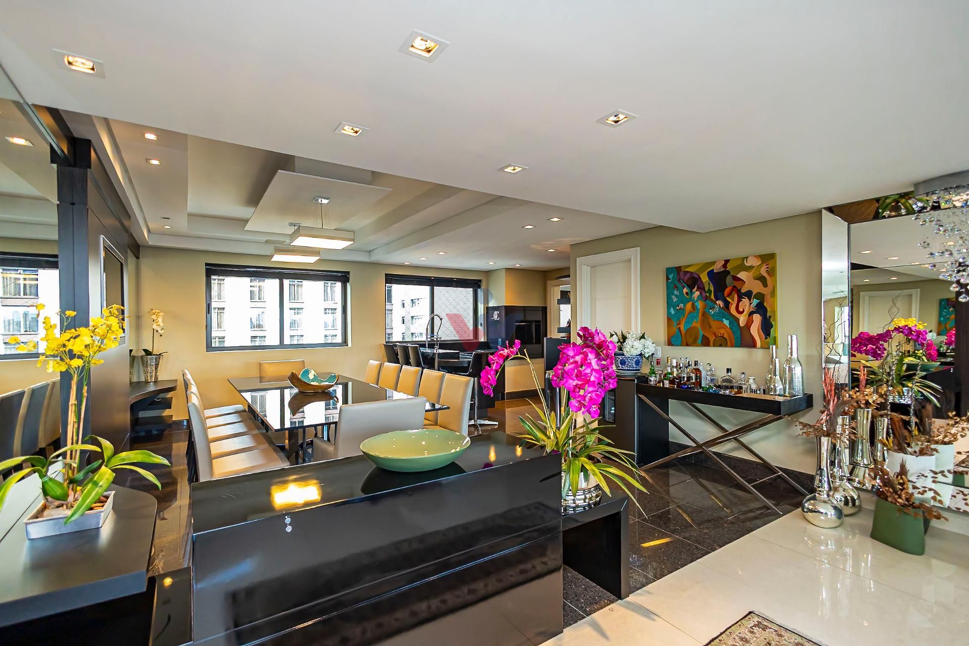 Apartamento com 4 suítes, e muito, luxo à venda, Bairro: Batel...
