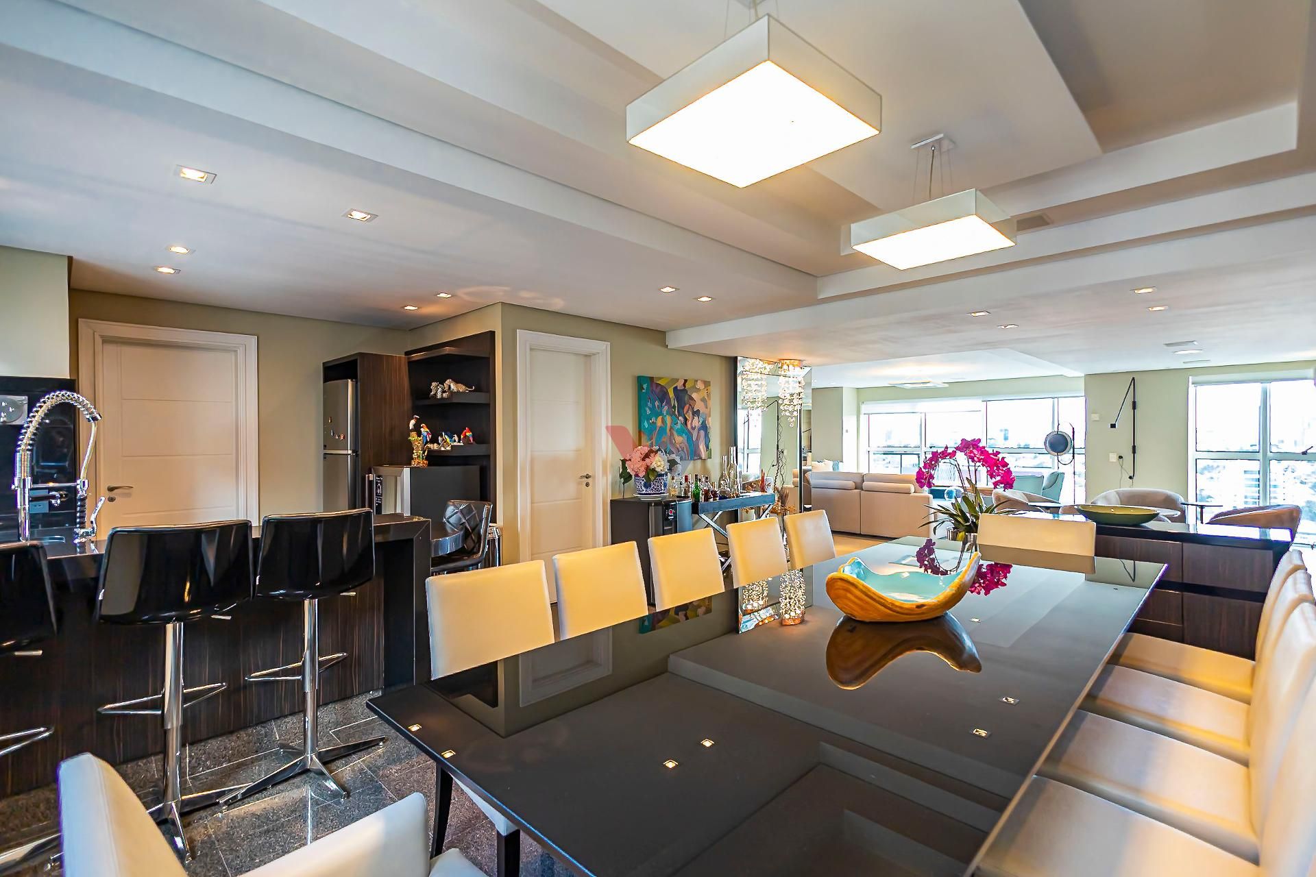 Apartamento com 4 suítes, e muito, luxo à venda, Bairro: Batel...