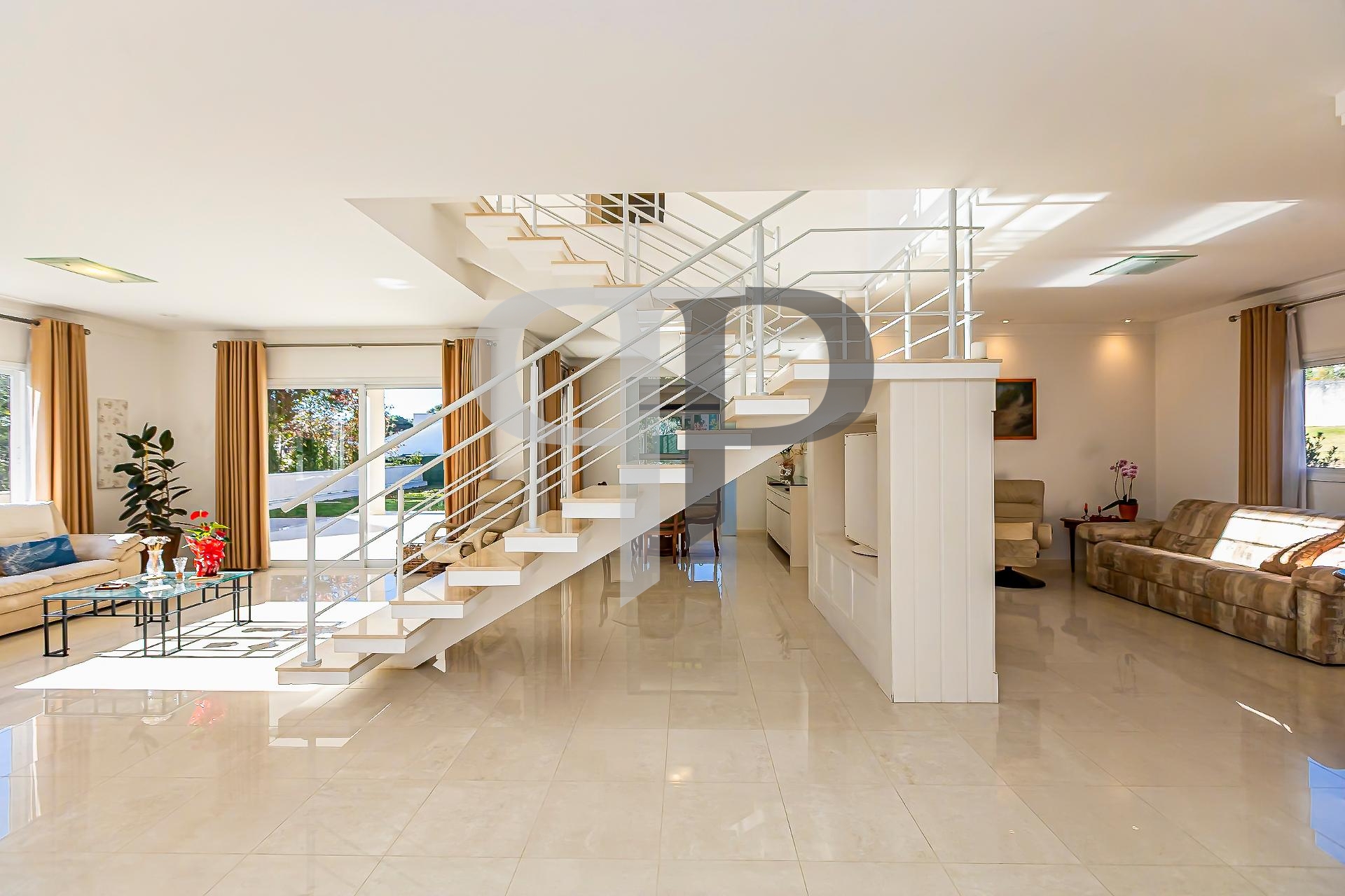 Casa Ã  venda 4 suÃ­tes e amplo jardim, Alphaville Graciosa, P...