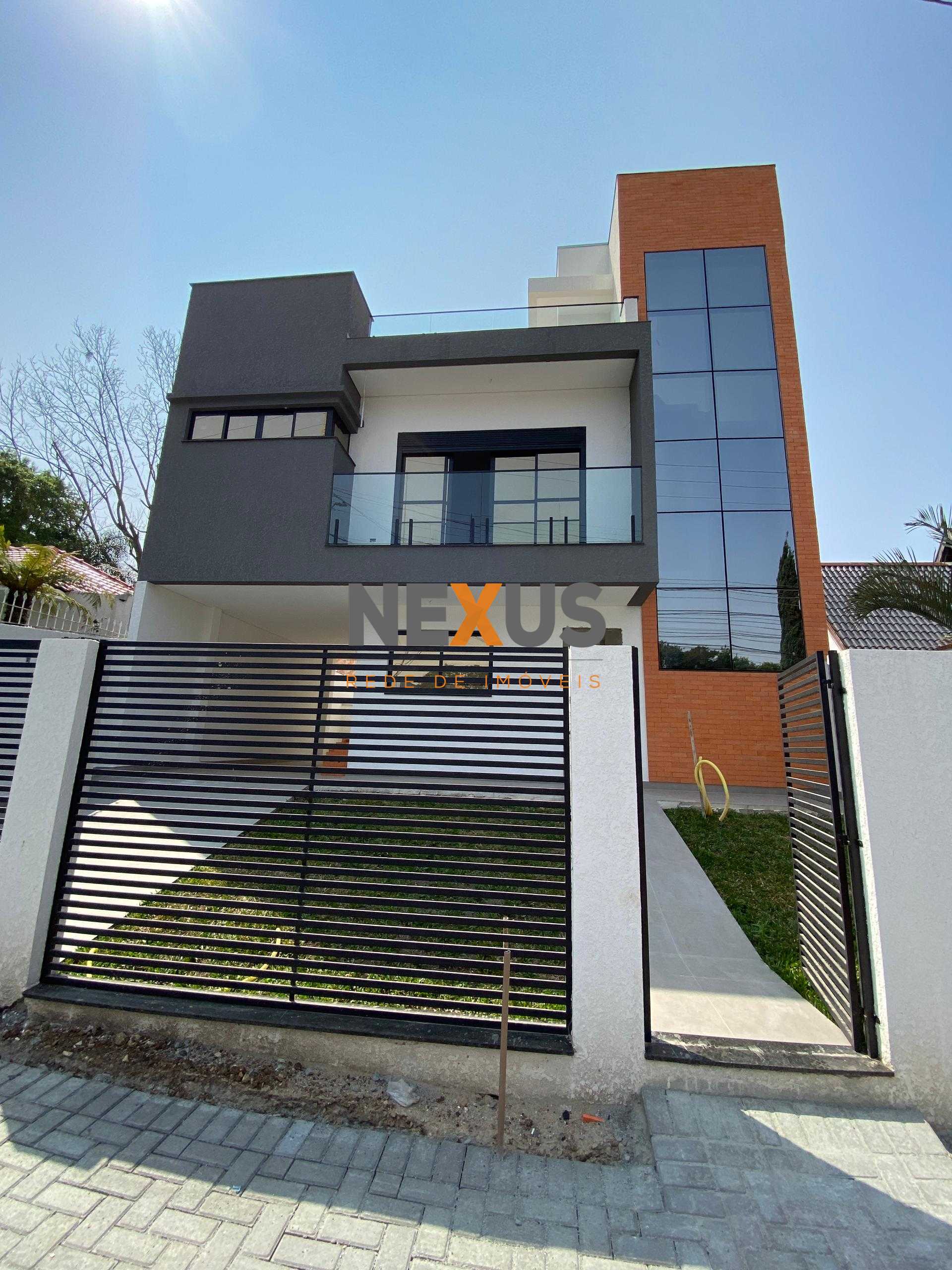 Linda casa triplex 212m2 no coracao do jardim Social, R$ 1.290...