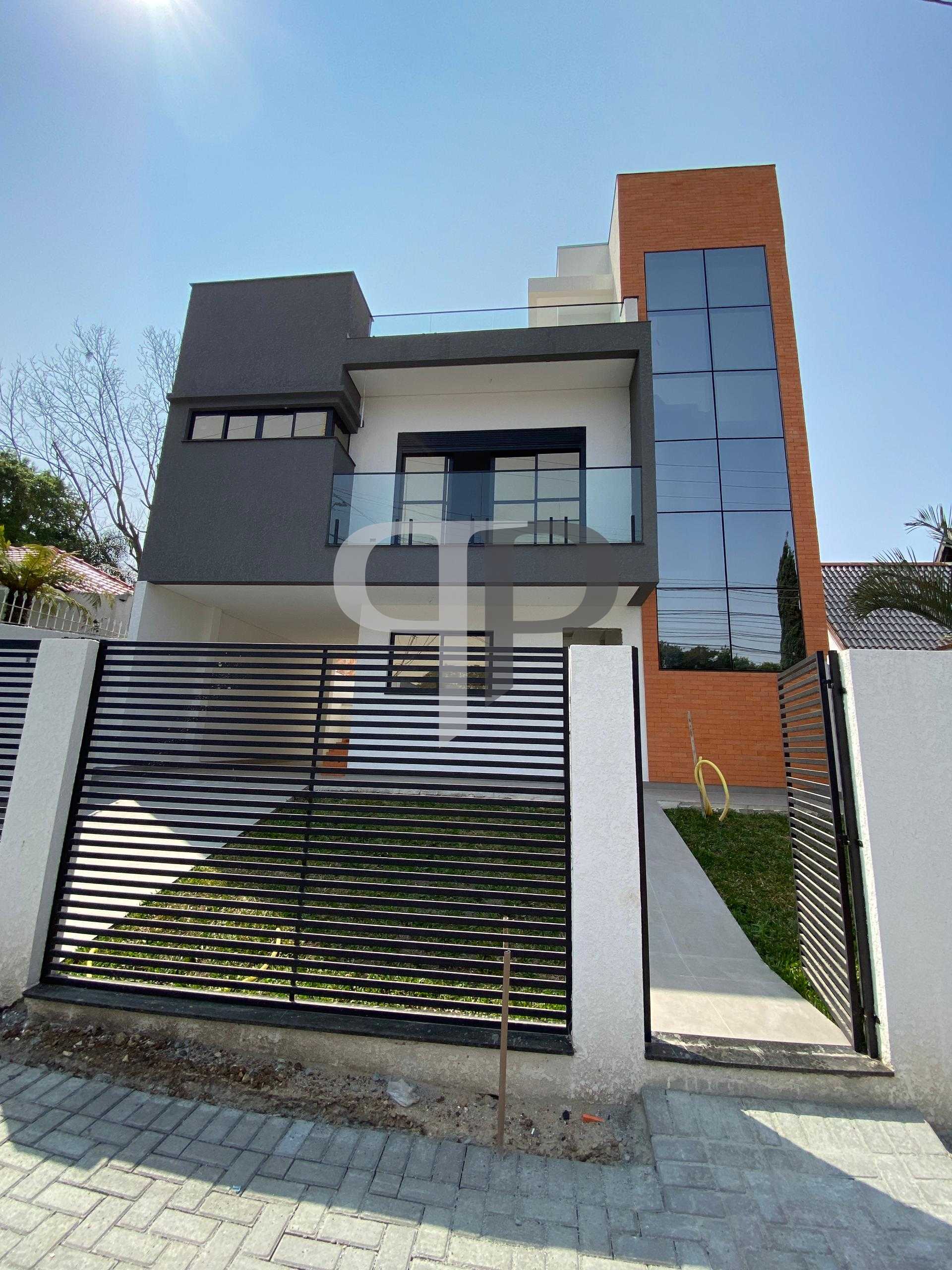 Linda casa triplex 212m2 no coracao do jardim Social, R$ 1.290...