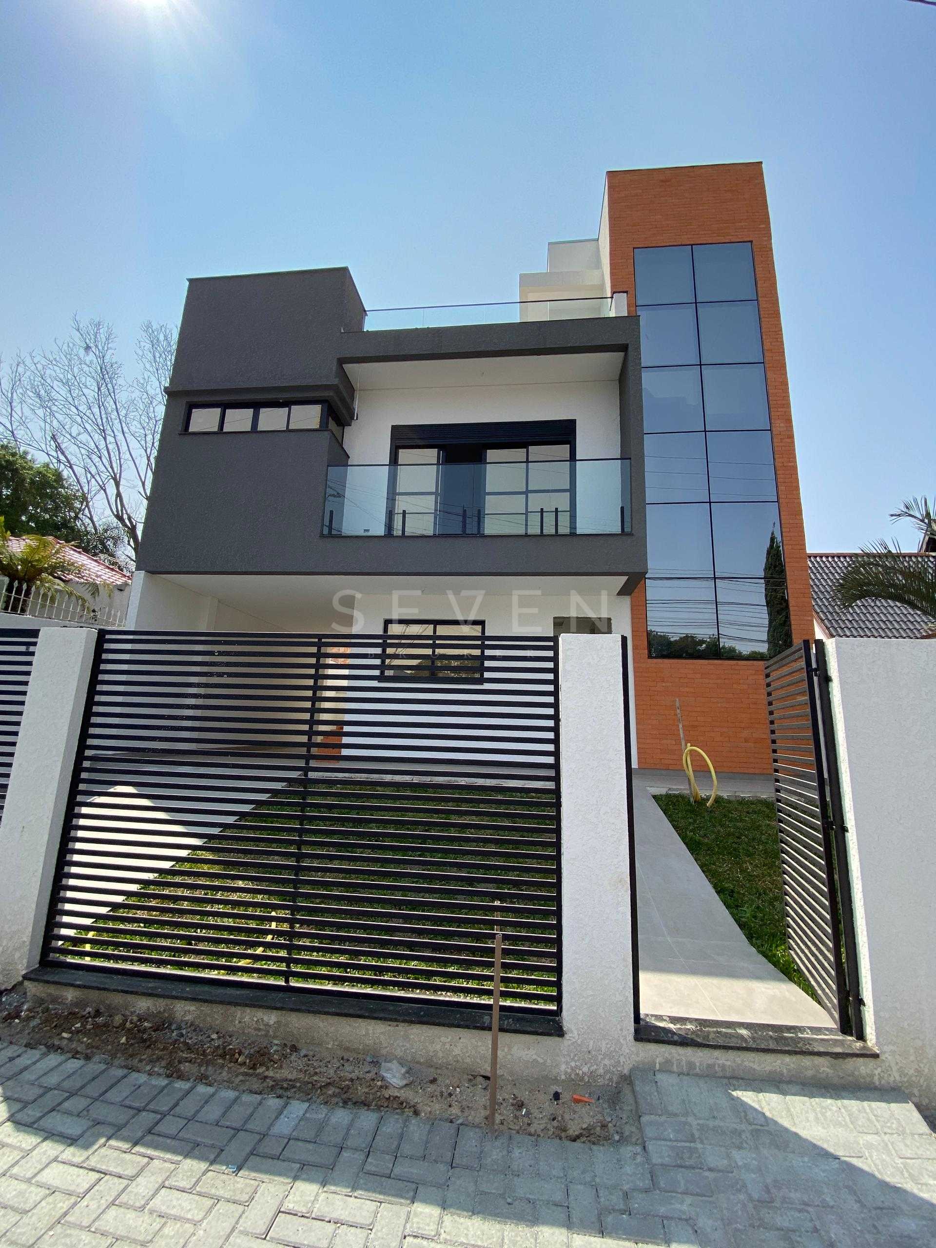 Linda casa triplex 212m2 no coracao do jardim Social, R$ 1.290...