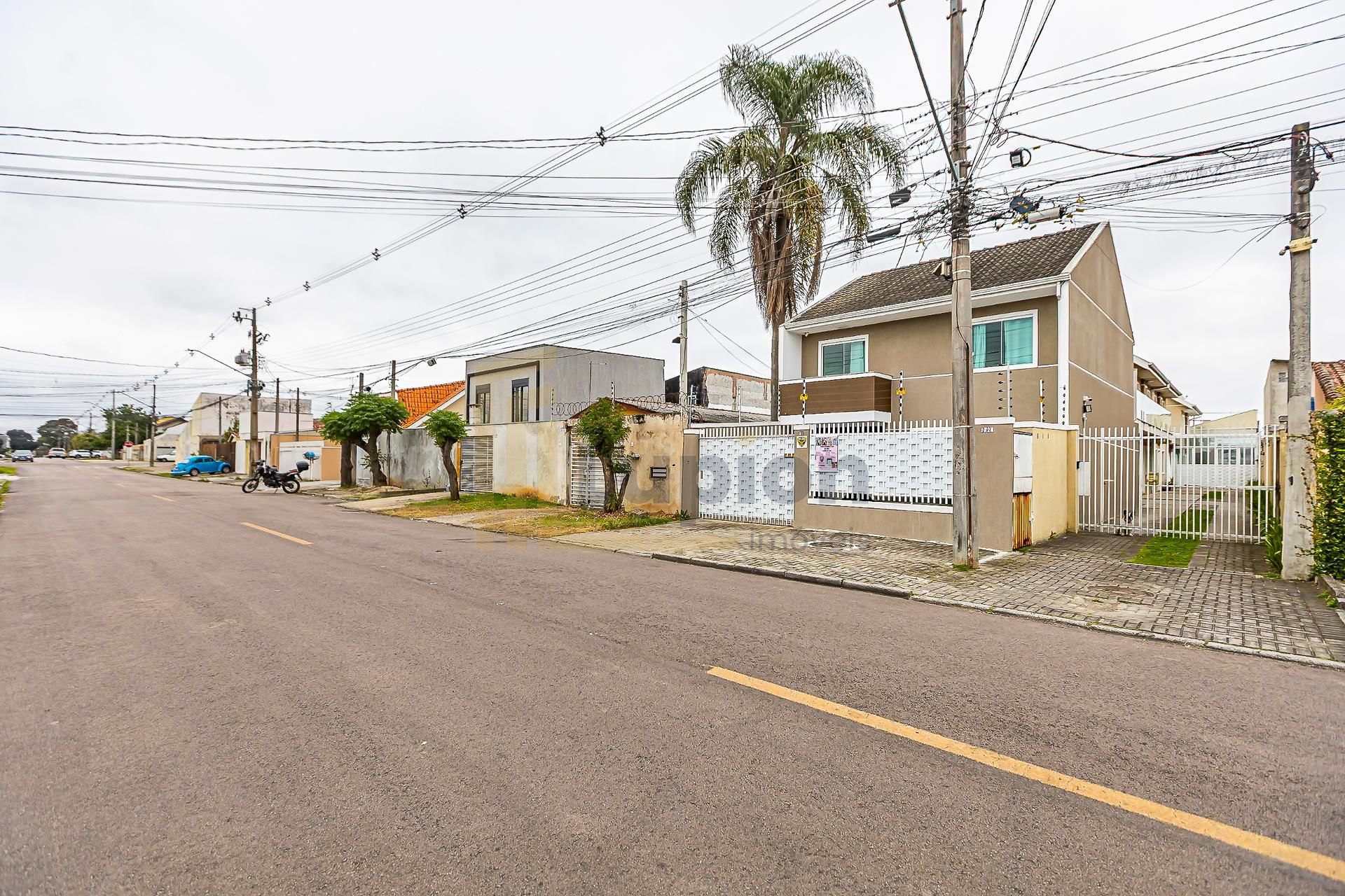 Sobrado à venda em condomínio fechado. Bairro: Cajuru - CURITI...