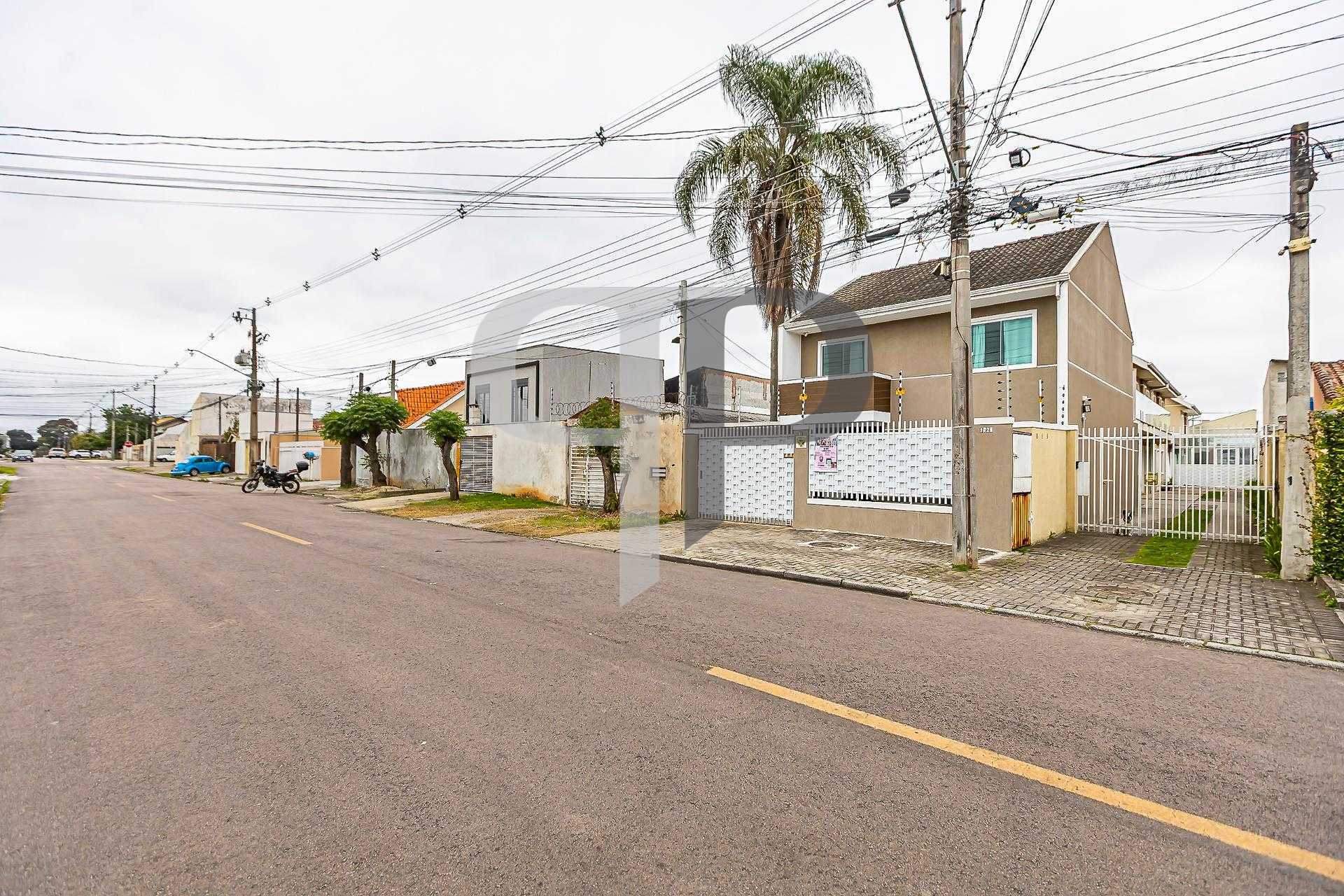 Sobrado à venda em condomínio fechado. Bairro: Cajuru - CURITI...