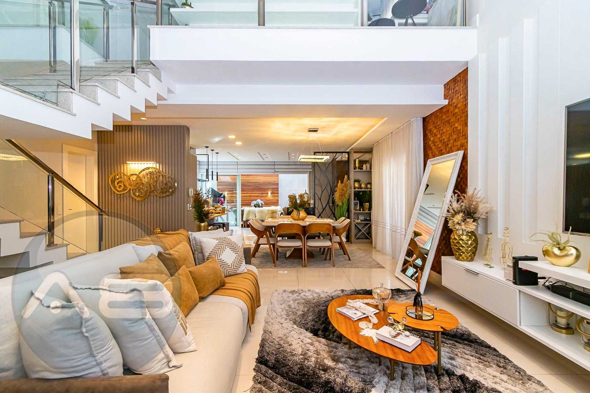 Casa Alto Padrão - Cond. Boulevard Versailles - Uberaba, CURIT...