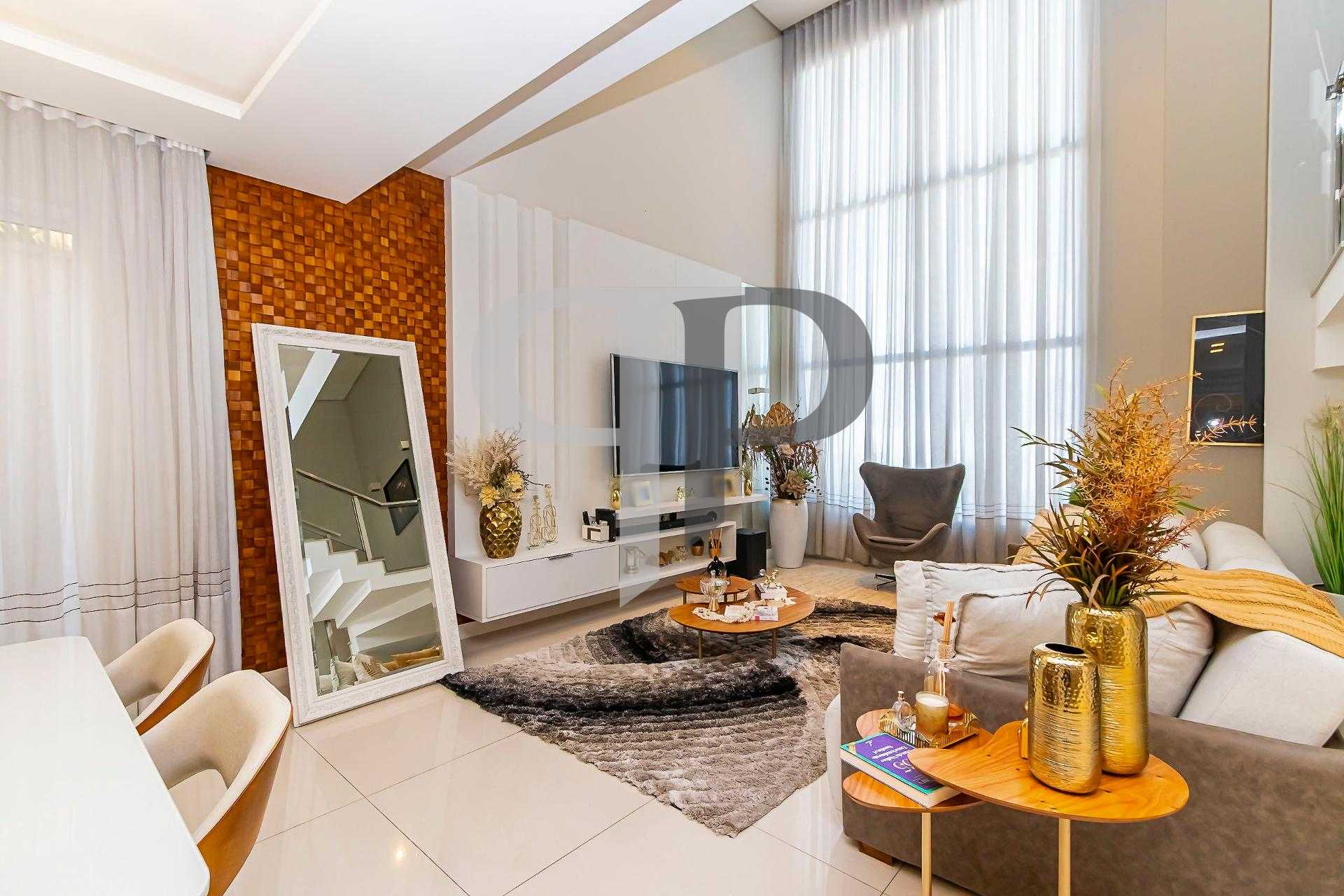 Casa Alto Padrão - Cond. Boulevard Versailles - Uberaba, CURIT...