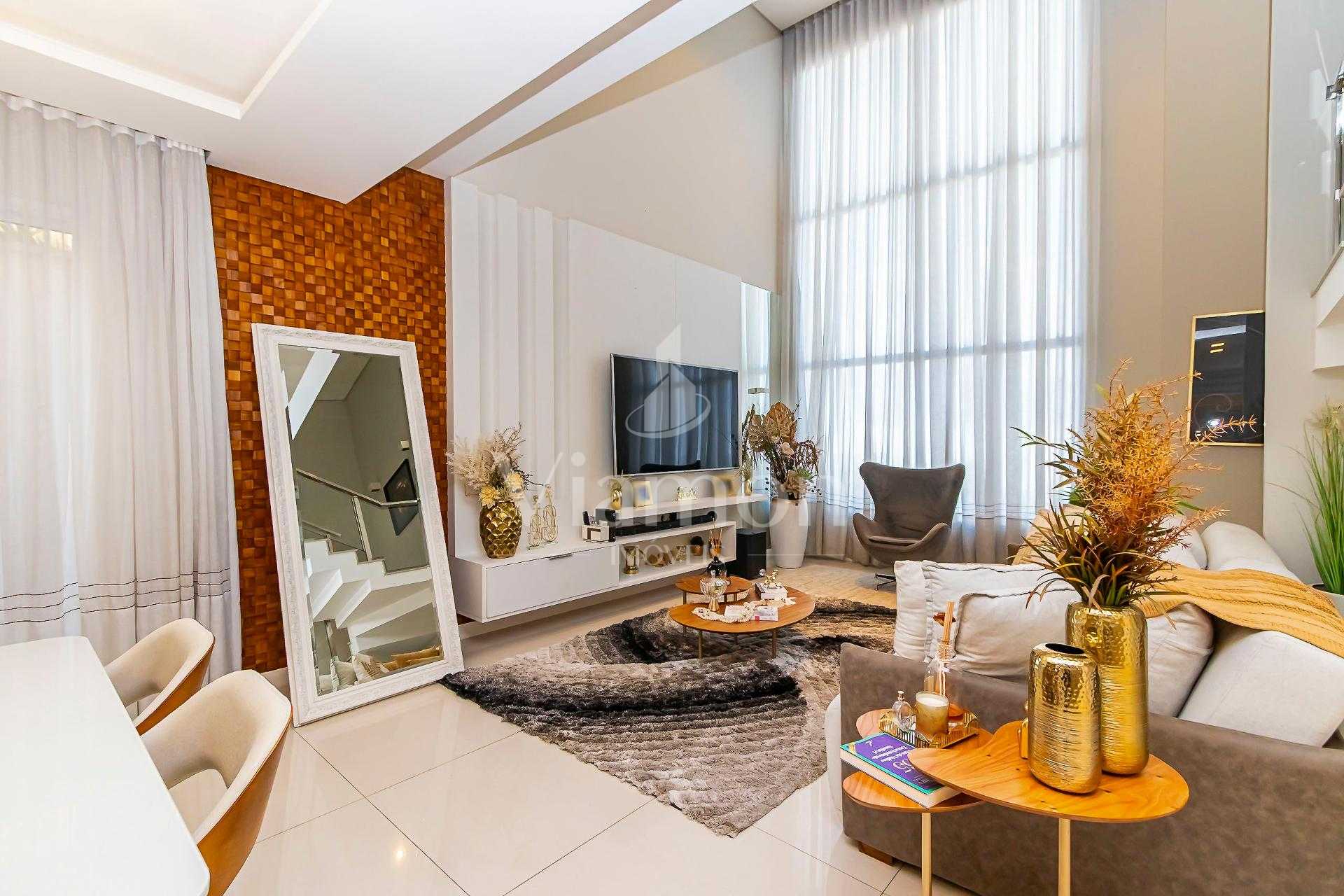 Casa Alto Padrão - Cond. Boulevard Versailles - Uberaba, CURIT...